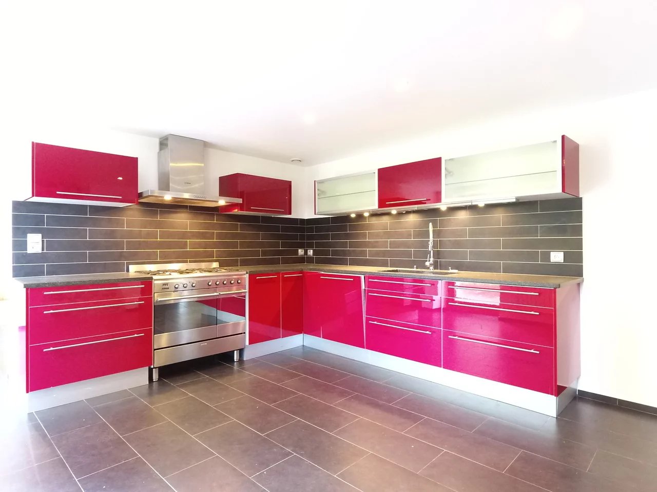 Ferme rénovée idéalement placée - Cœur de Village, Feigères