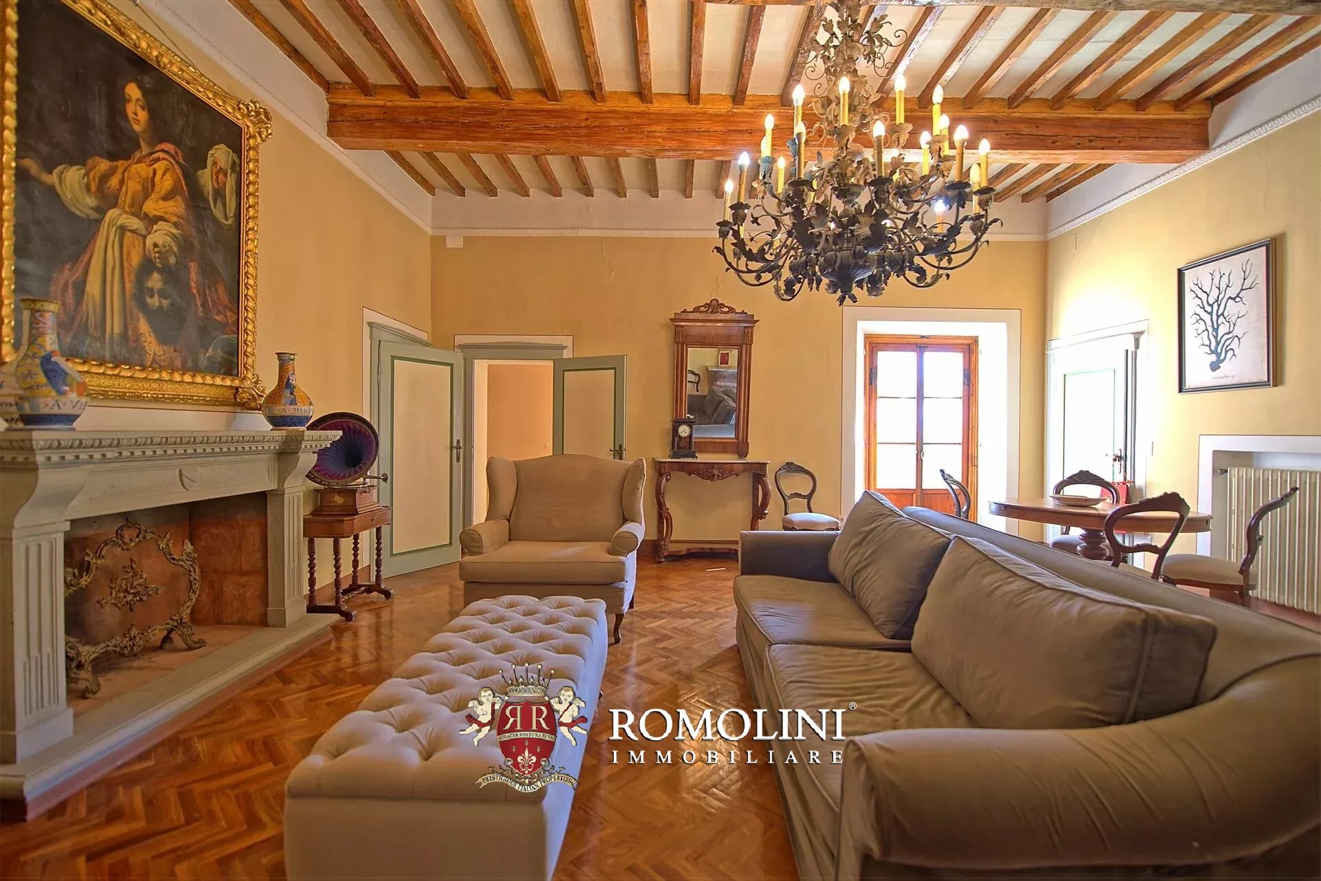 8 Bedroom Villa/Townhouse's Image 11