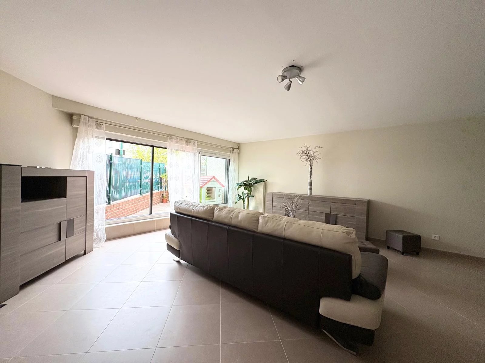 Appartement 4 pièces, avec garage. TOUT À PIED !!!