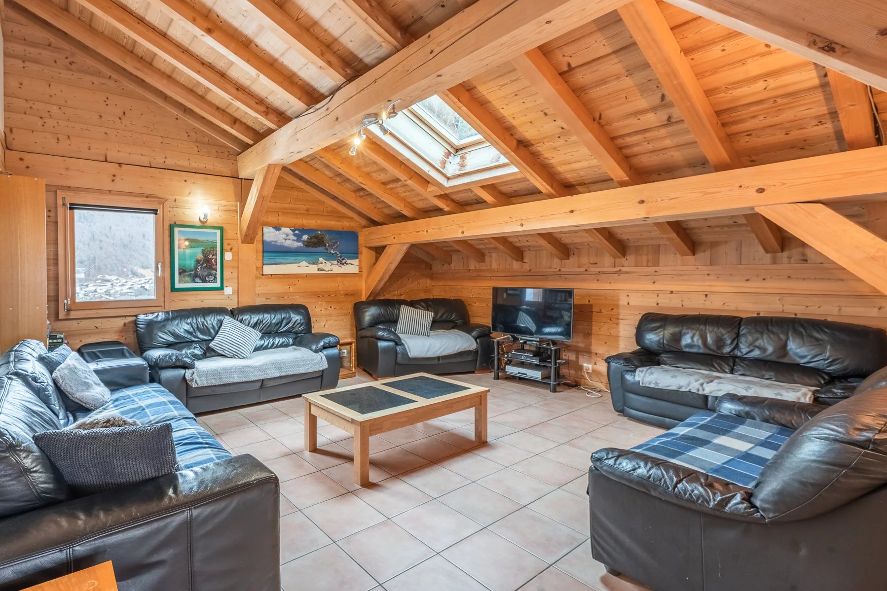 Photo of MORZINE - Large 8 bedroom chalet in Morzine