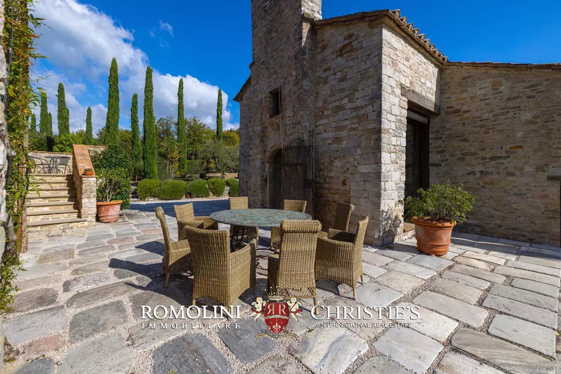 8 Bedroom Villa/Townhouse's Image 27