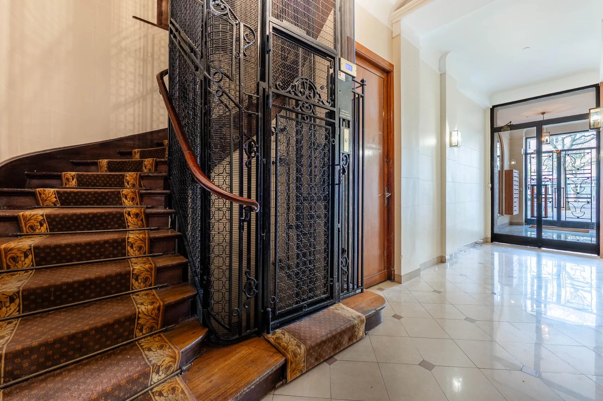 Sale Apartment Paris 16th Auteuil