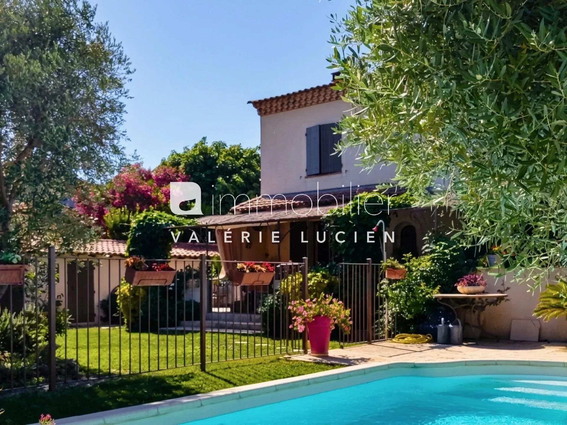 Maison avec piscine et deux appartements indépendants – Mouriès, au pied des Alpilles Sud