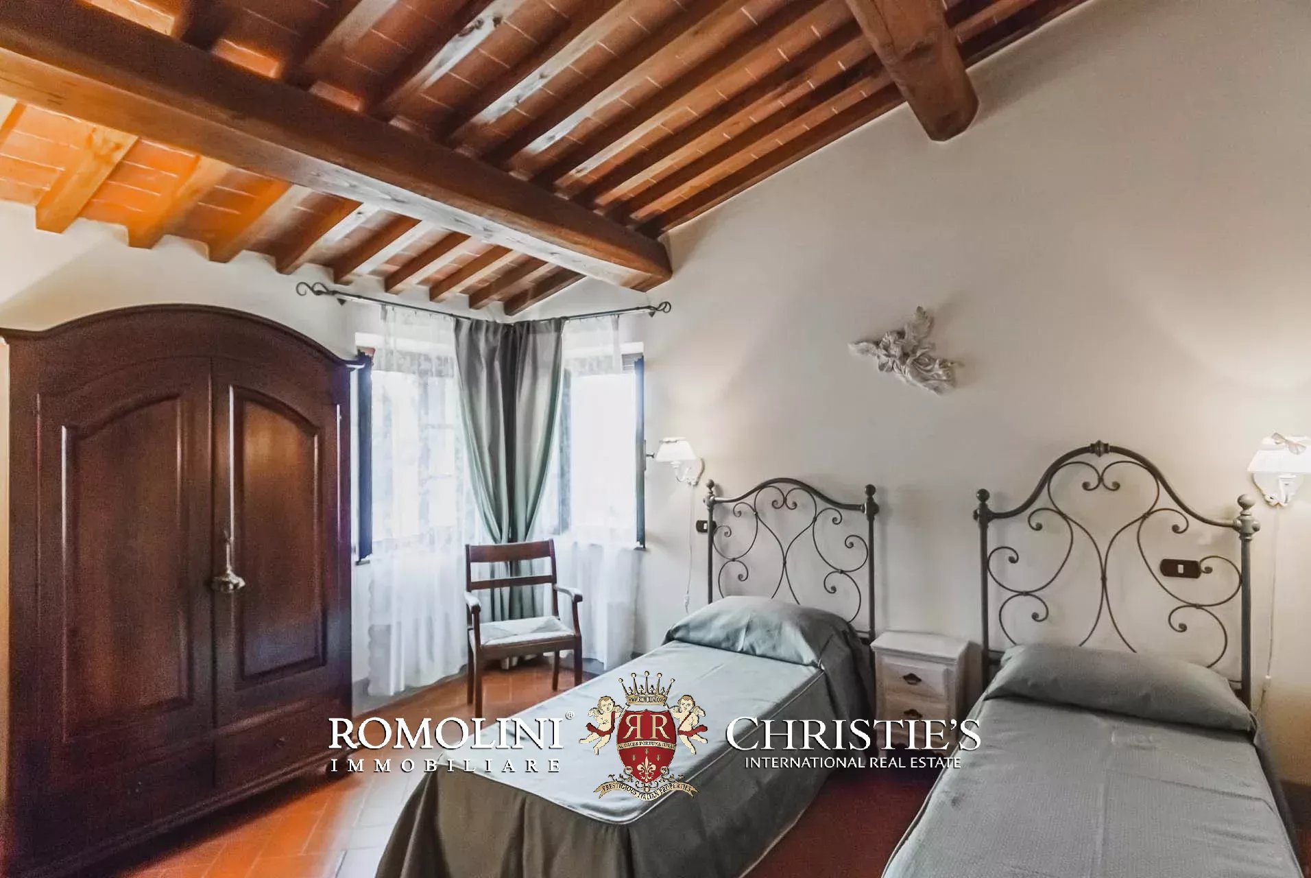 5 Bedroom Villa/Townhouse's Image 32