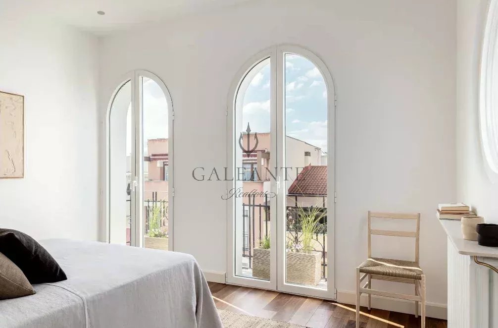 MEDITERRANEAN PENTHOUSE IN TRAFALGAR: TERRACE & SKYLINE VIEWS ON JUAN DE AUSTRIA - Image 5