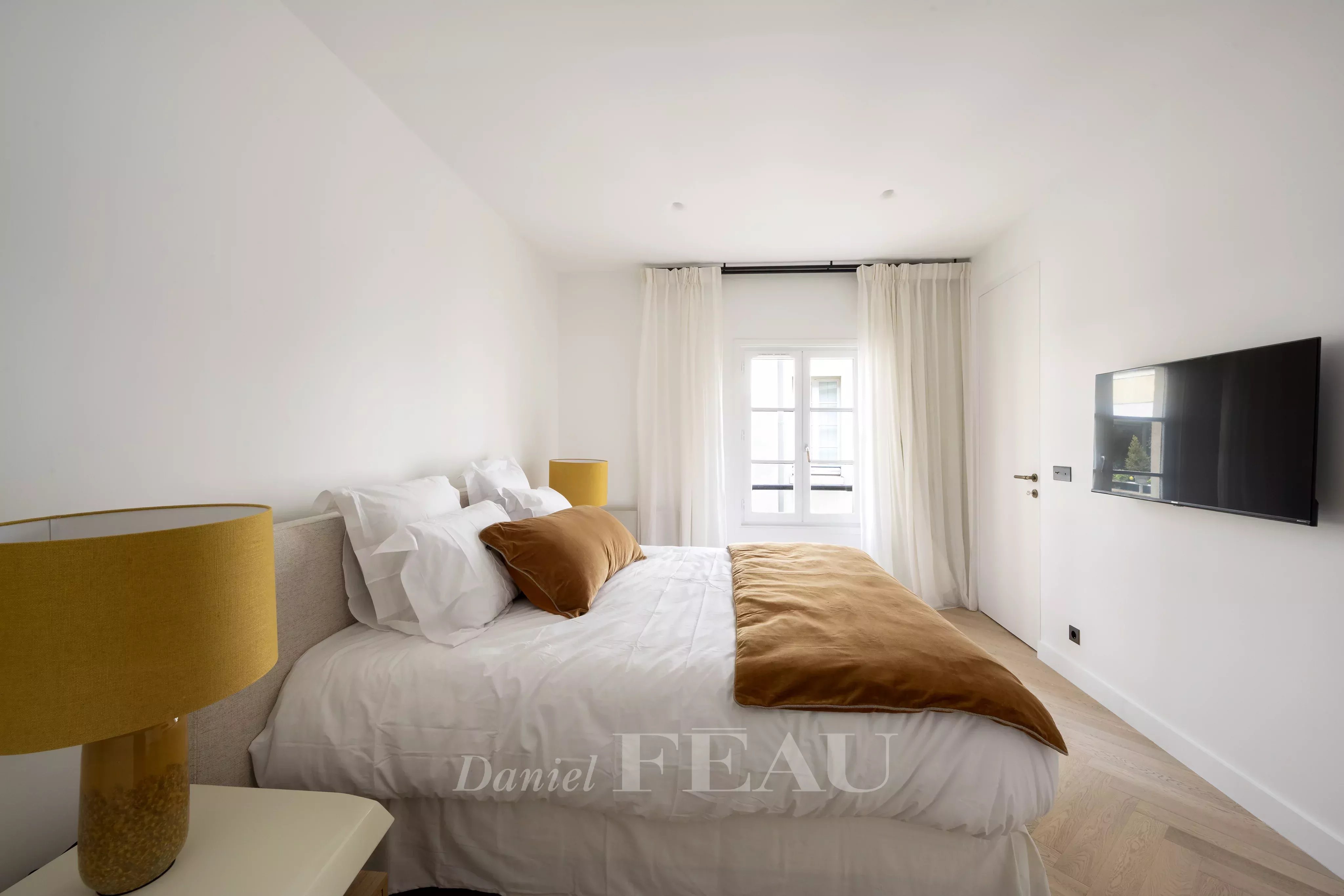 Sale Apartment Paris 3rd