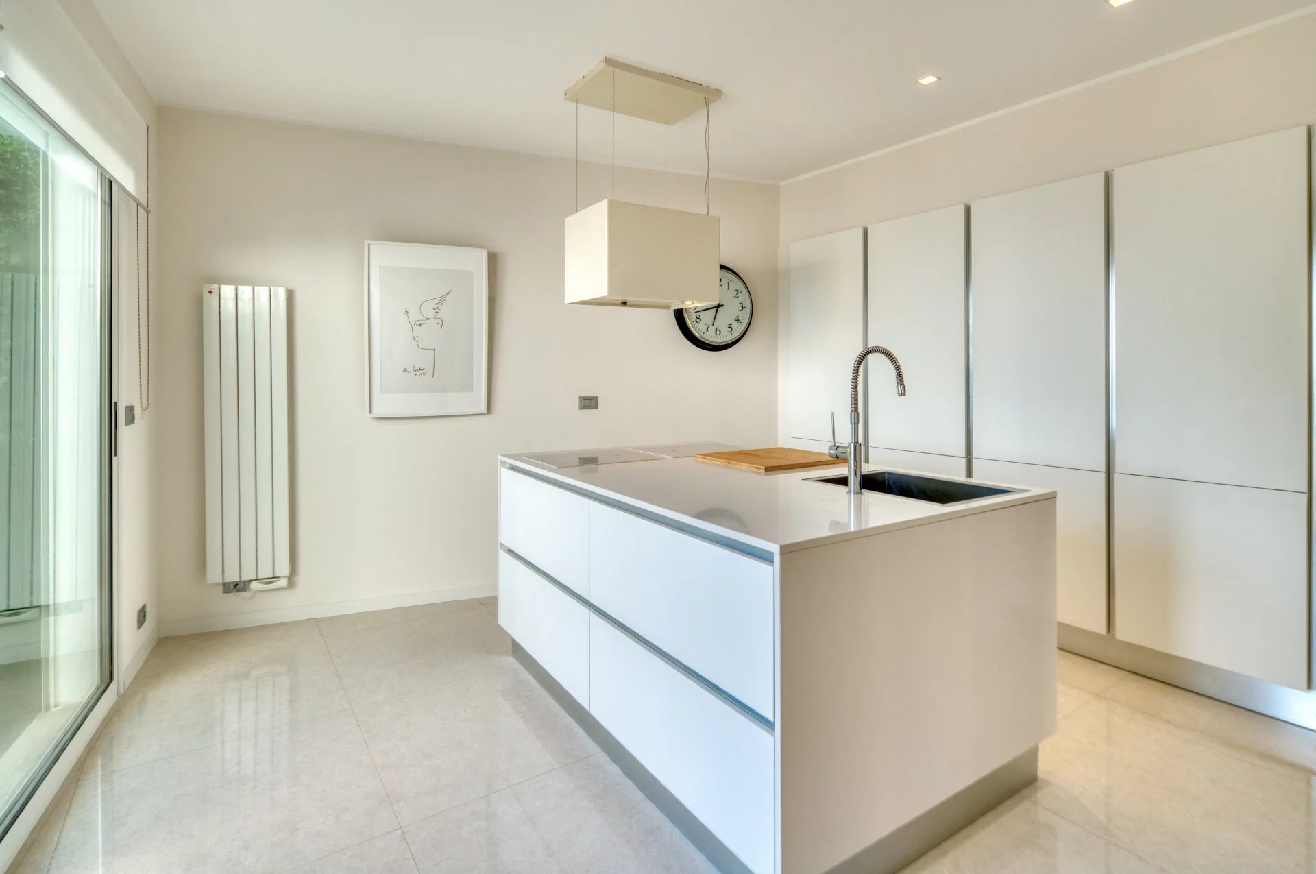 Éze Bord de mer  - Villa 220 m2, terrain 800 m2, piscine, garage