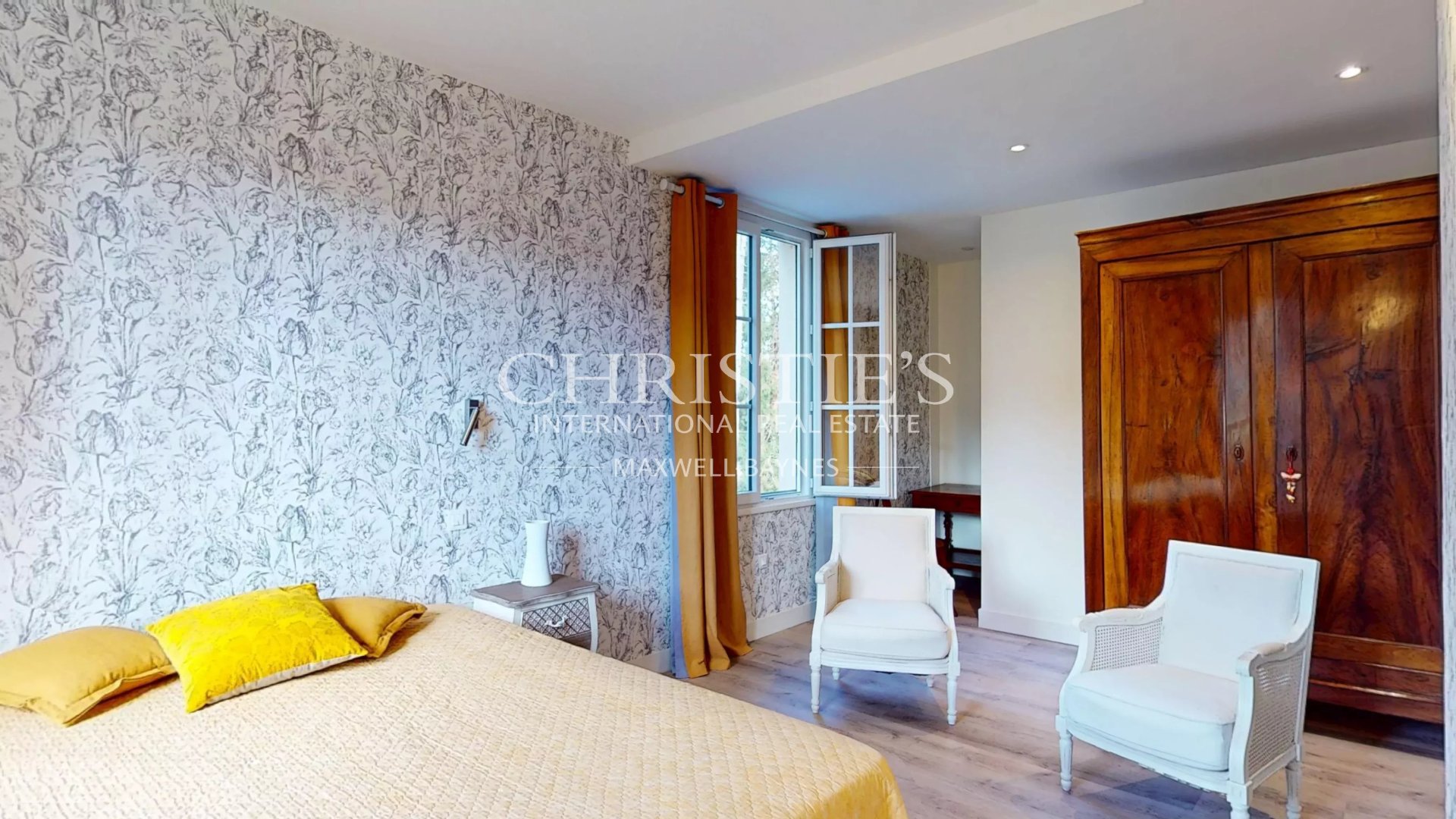 10 Bedroom Chateau's Image 30