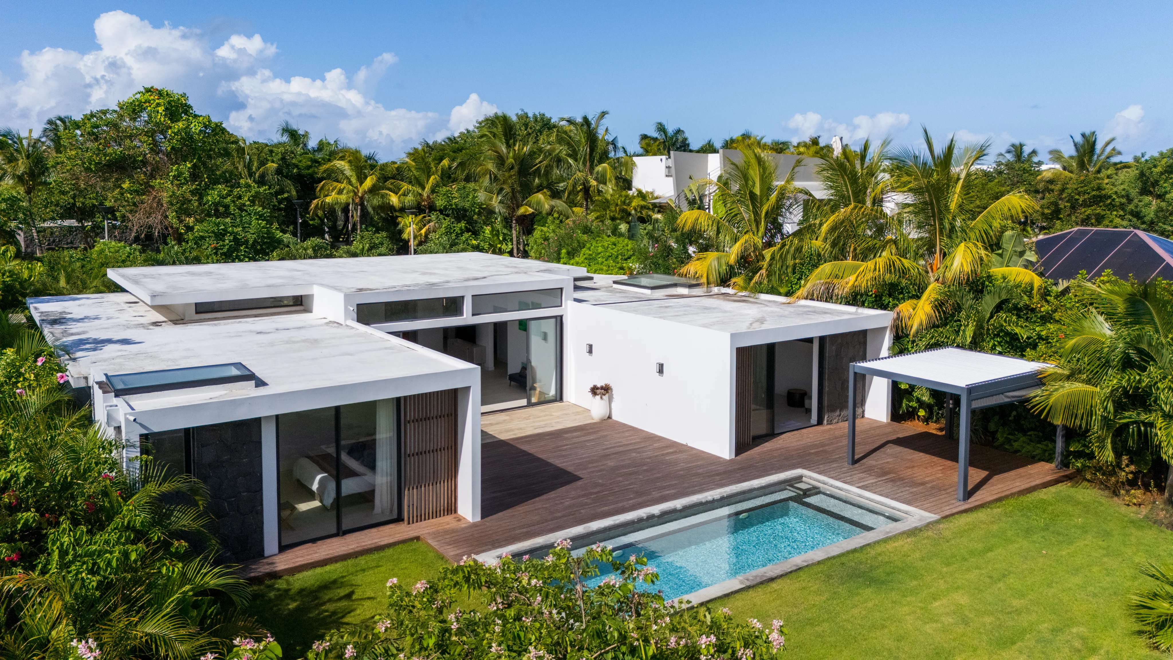 HAUTE RIVE - Golf-Front Villa - 4 Bedrooms - picture 1