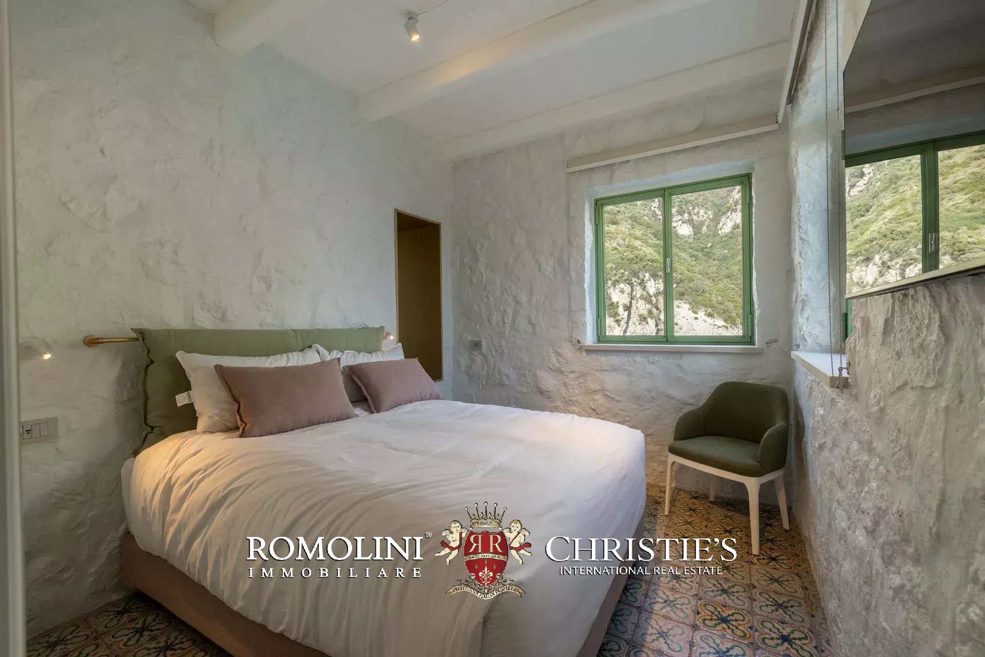 8 Bedroom Villa/Townhouse's Image 125