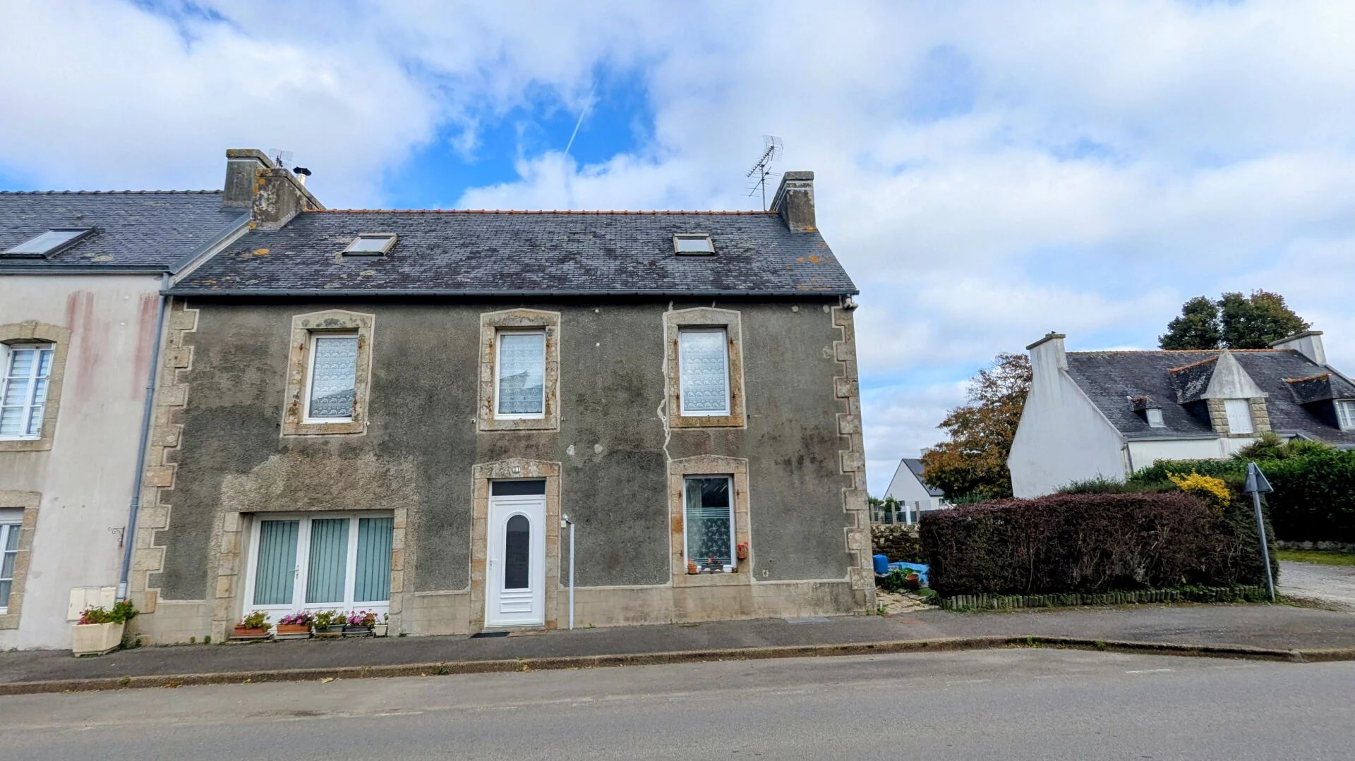 Maison Plonevez Porzay 5 pièce(s) 112.14 m2