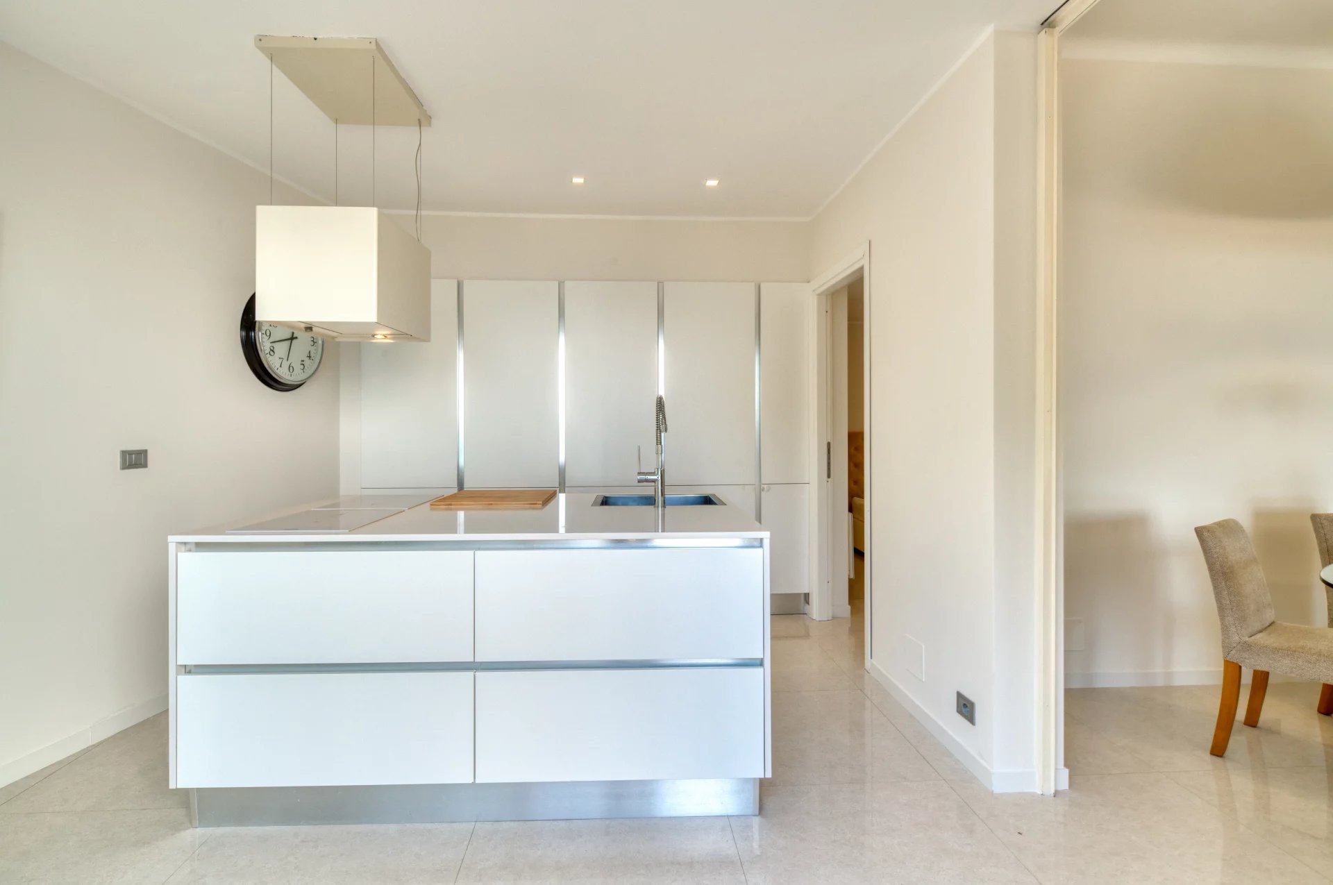 Éze Bord de mer  - Villa 220 m2, terrain 800 m2, piscine, garage