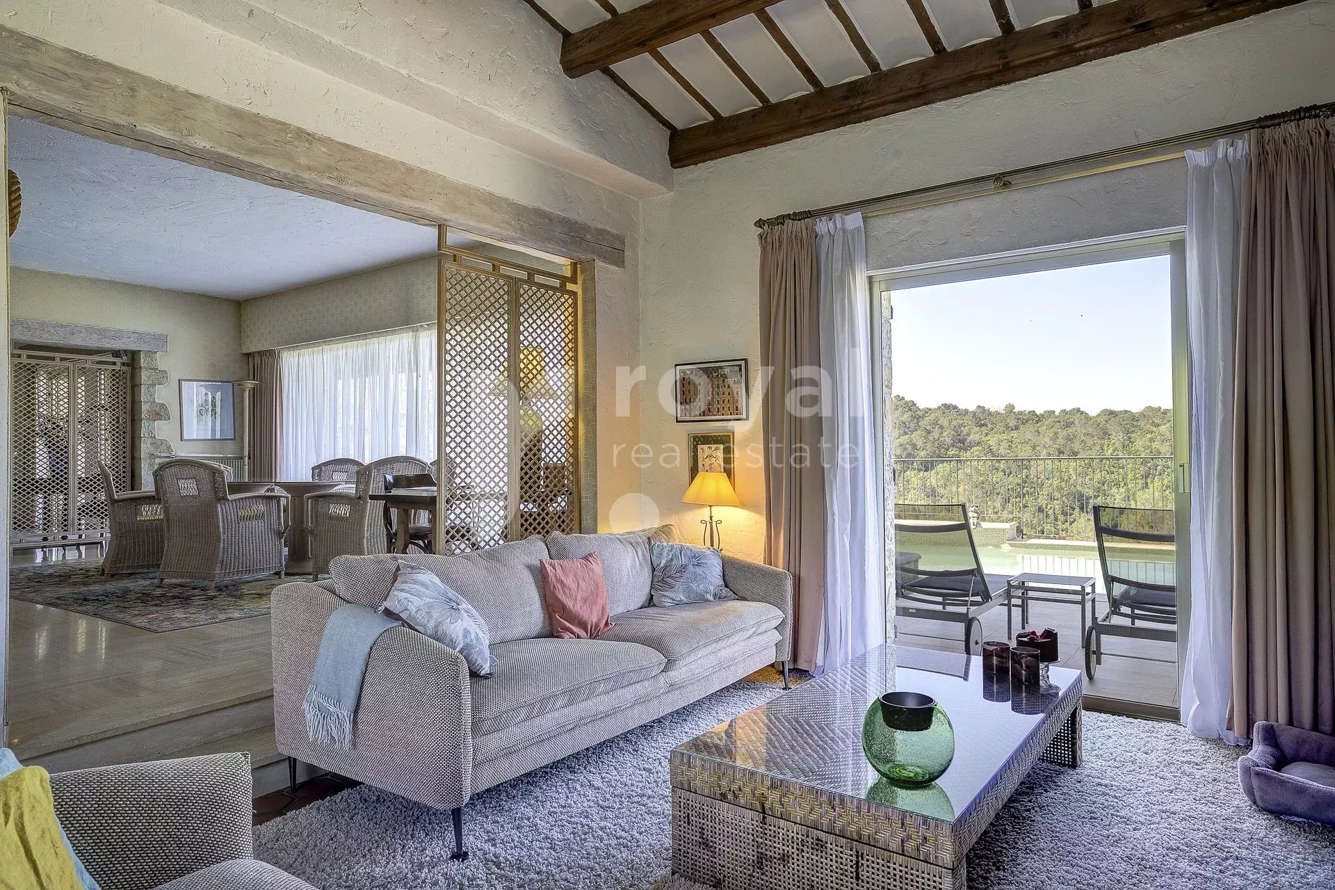 Belle villa en pierres dans un domaine fermé au calme — photo 16