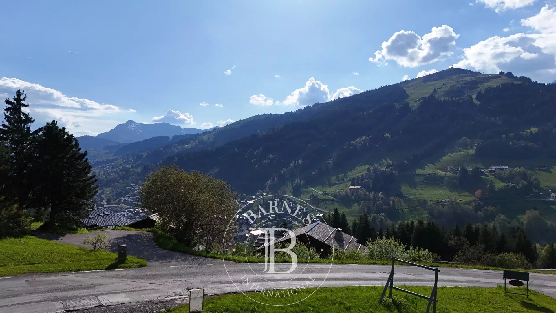 Photo of Les Gets - New chalet 155 sqm with panoramic view and South-West exposure - Sought-after Chavannes area - Close to slopes and golf course