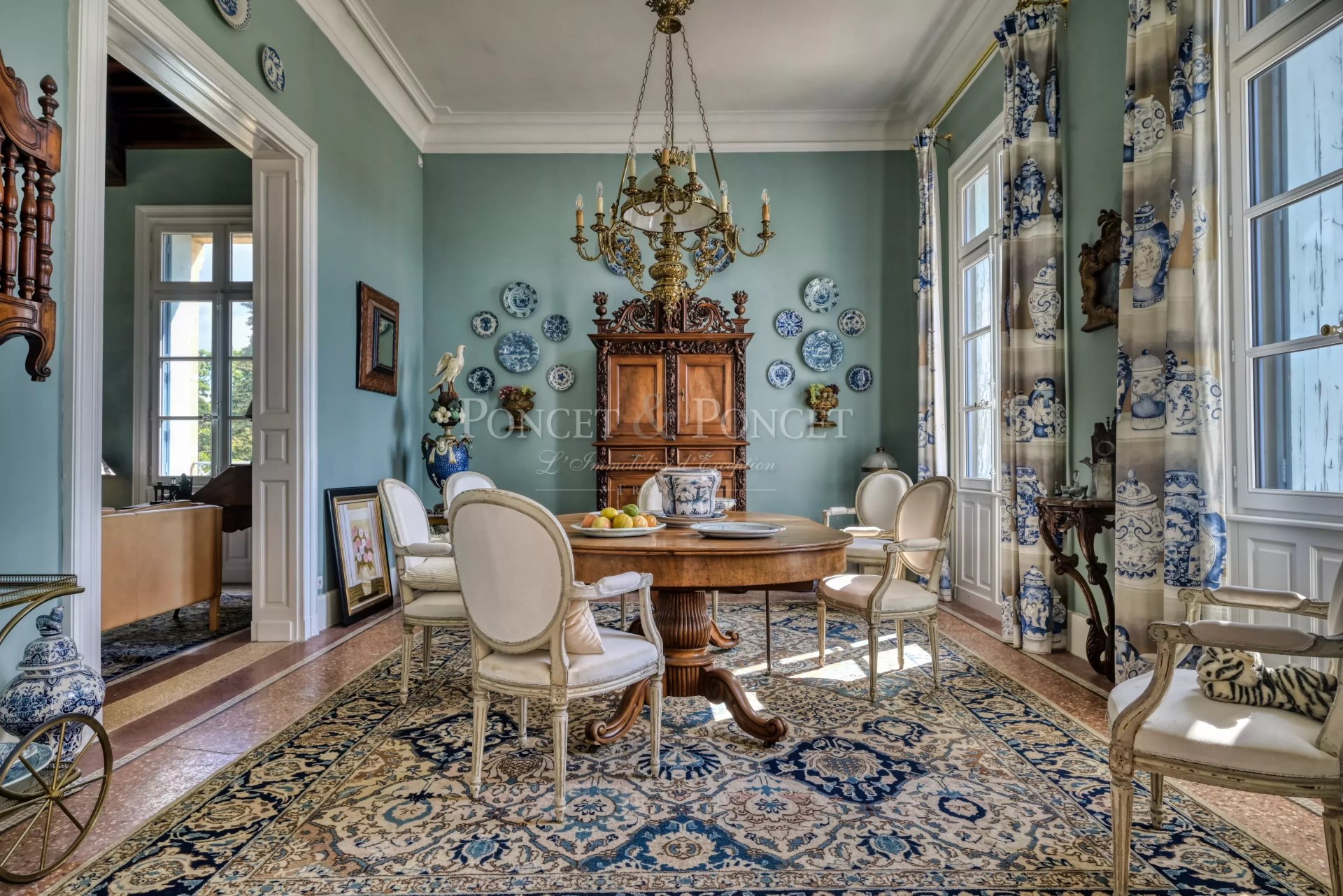 6 Bedroom Villa/Townhouse's Image 11