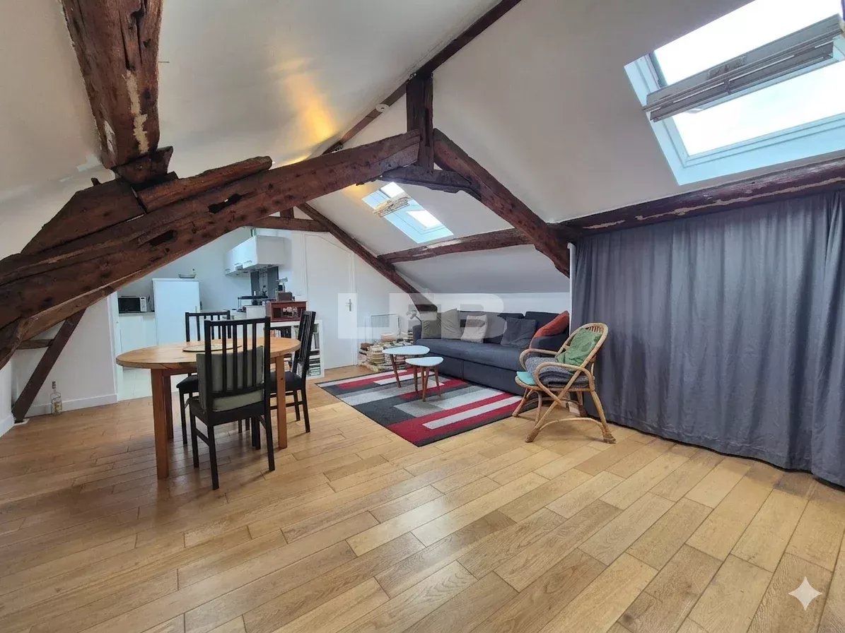 Studio coup de cœur sous les toits – Centre-ville de Montmorency (95) - Photo 2
