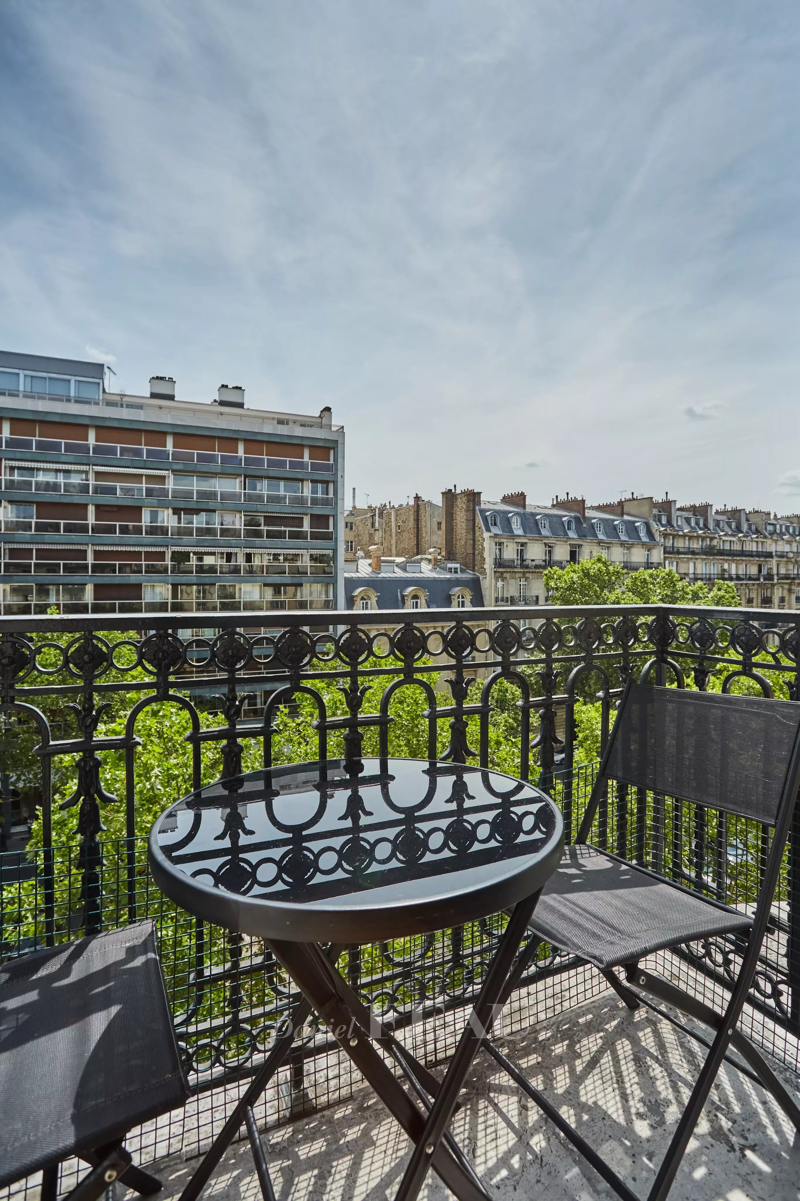 Sale Apartment Paris 16th