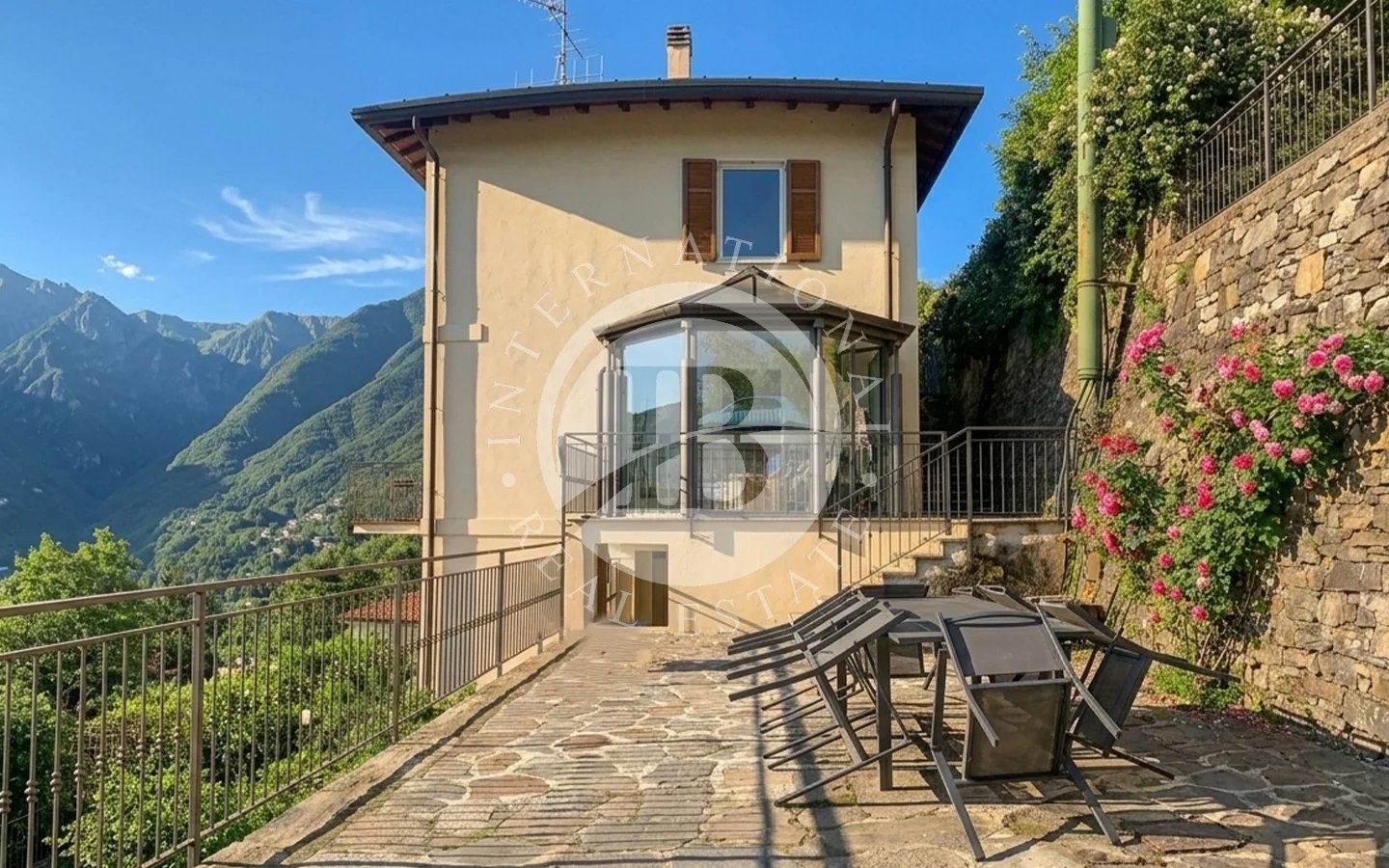 Villa in Faggeto Lario - Image 3