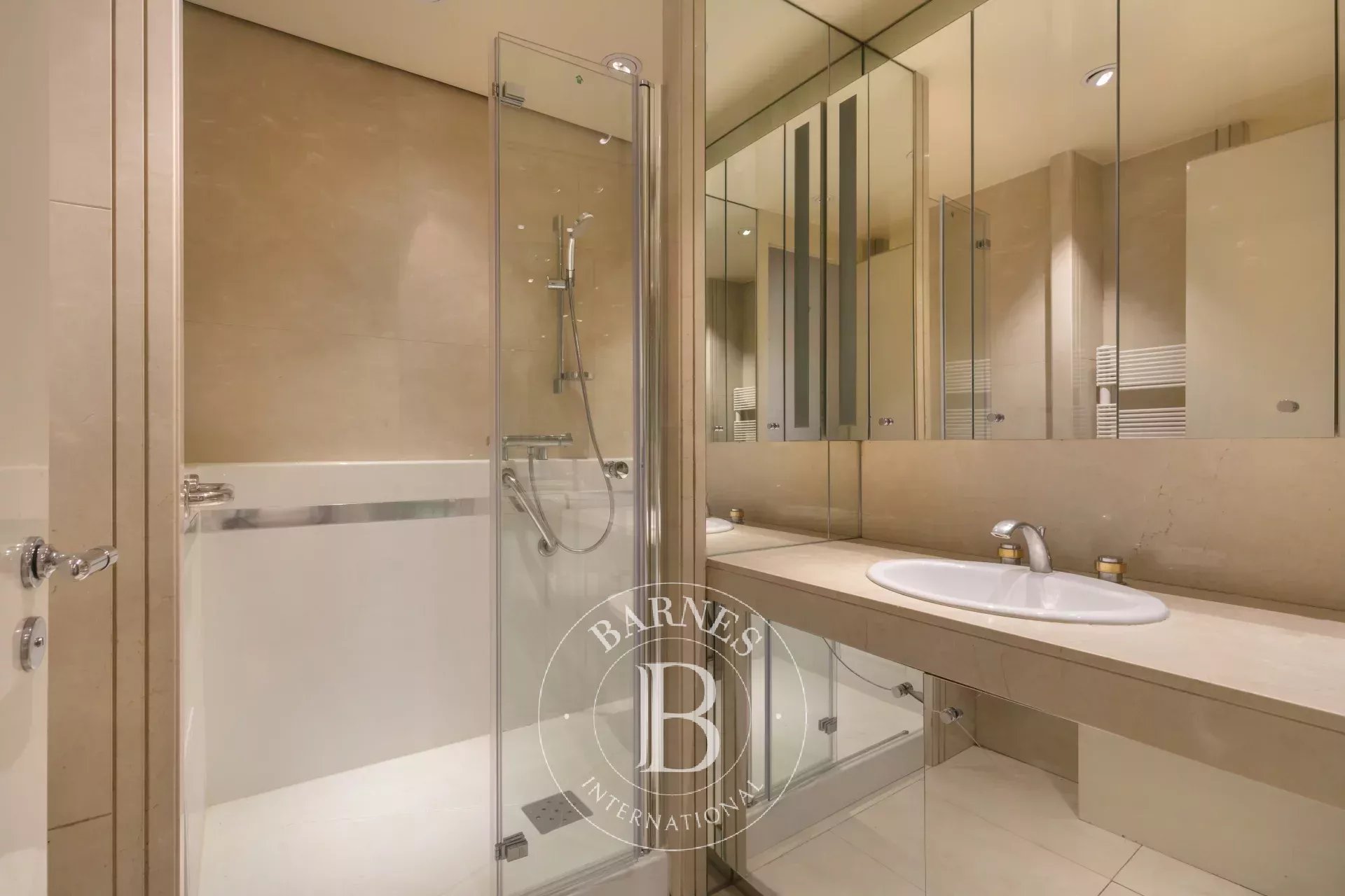 Daire Paris 8ème - picture 10