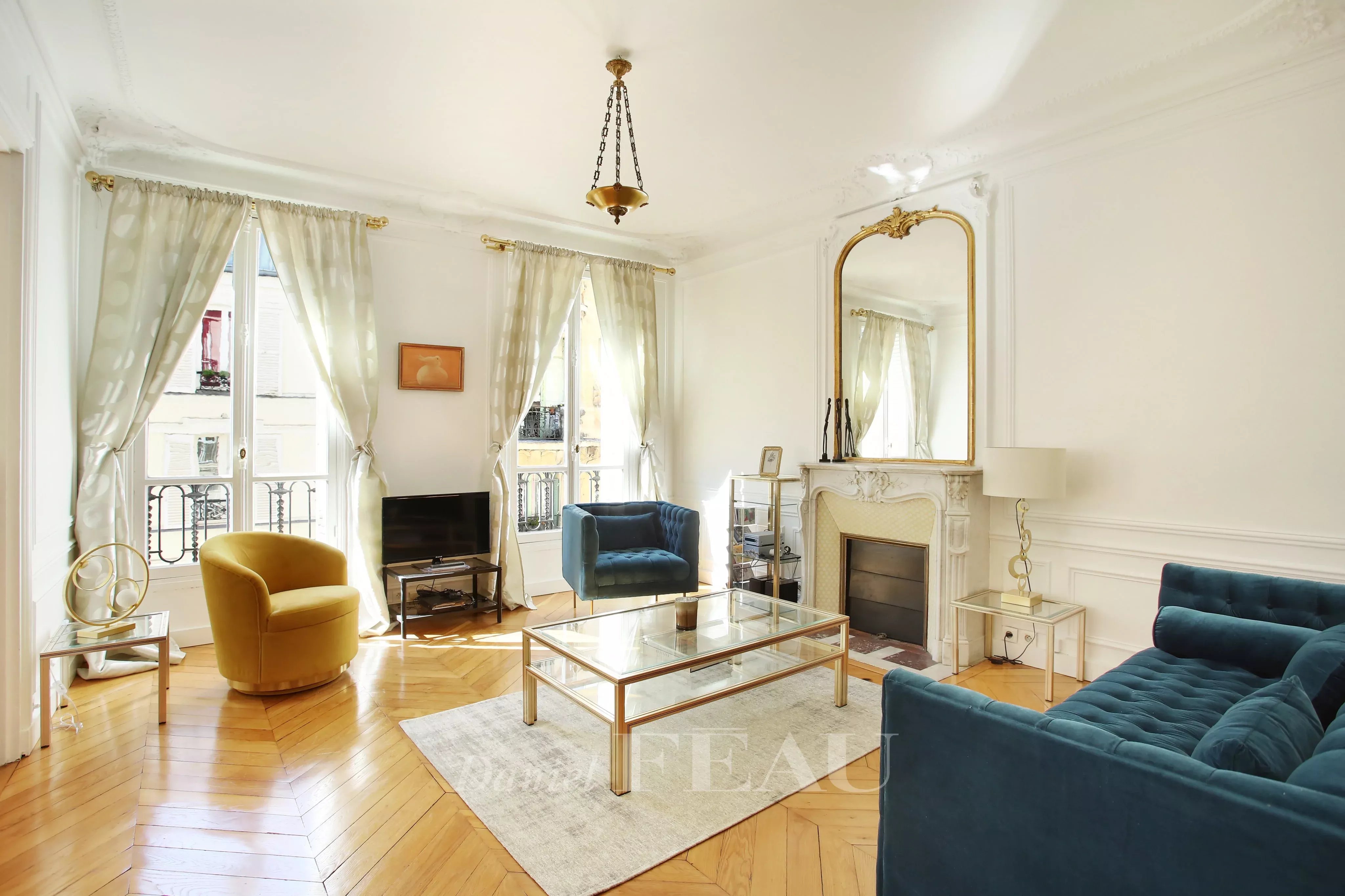 Living-room Wooden floor Fireplace