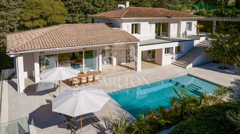 Mougins