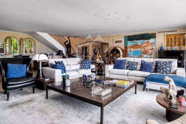 Mougins - Exclusive Listing - Provençal-style property with panoramic views of the village and the sea — photo 5
