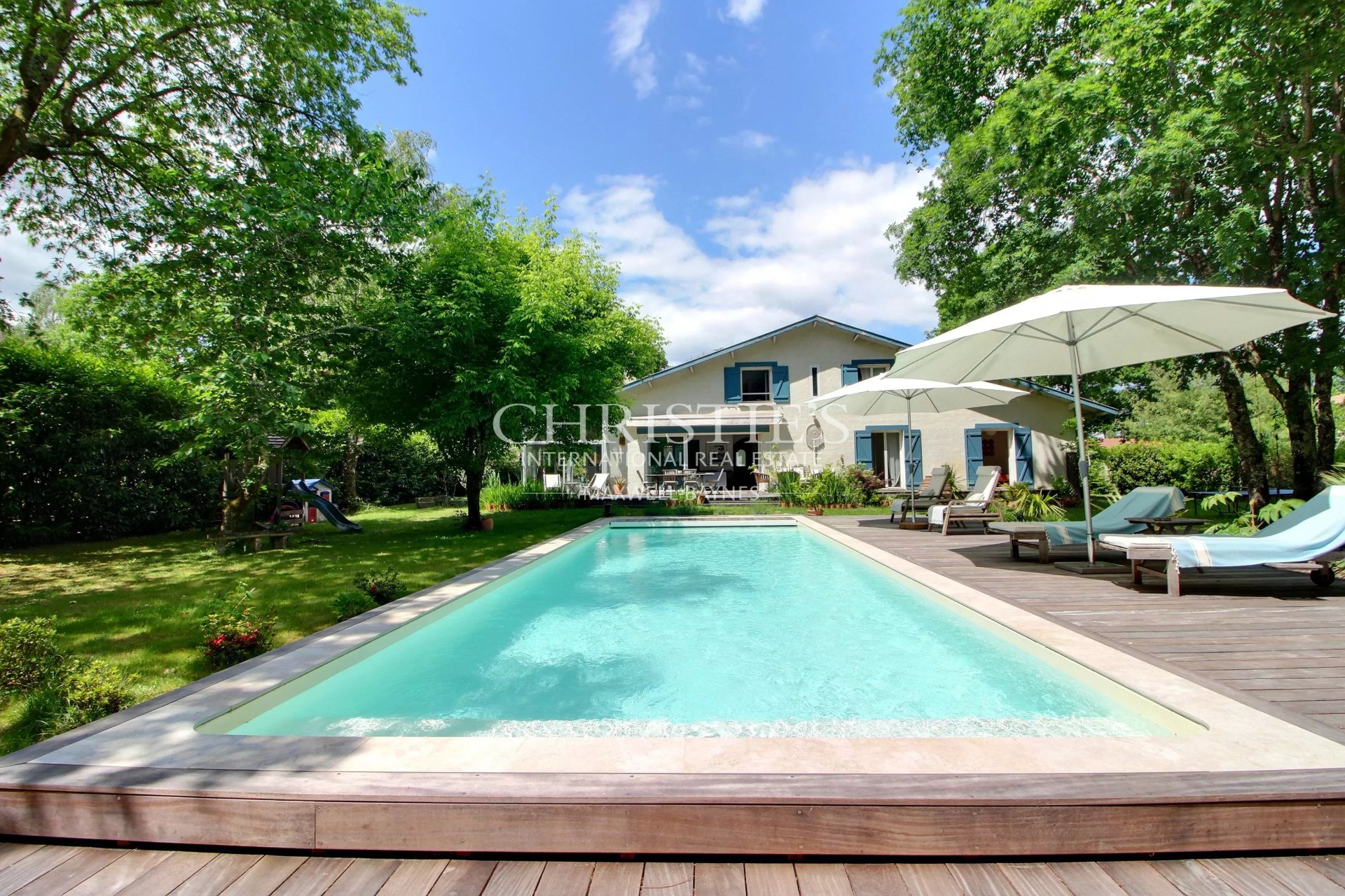 7 Bedroom Villa/Townhouse's Image 15