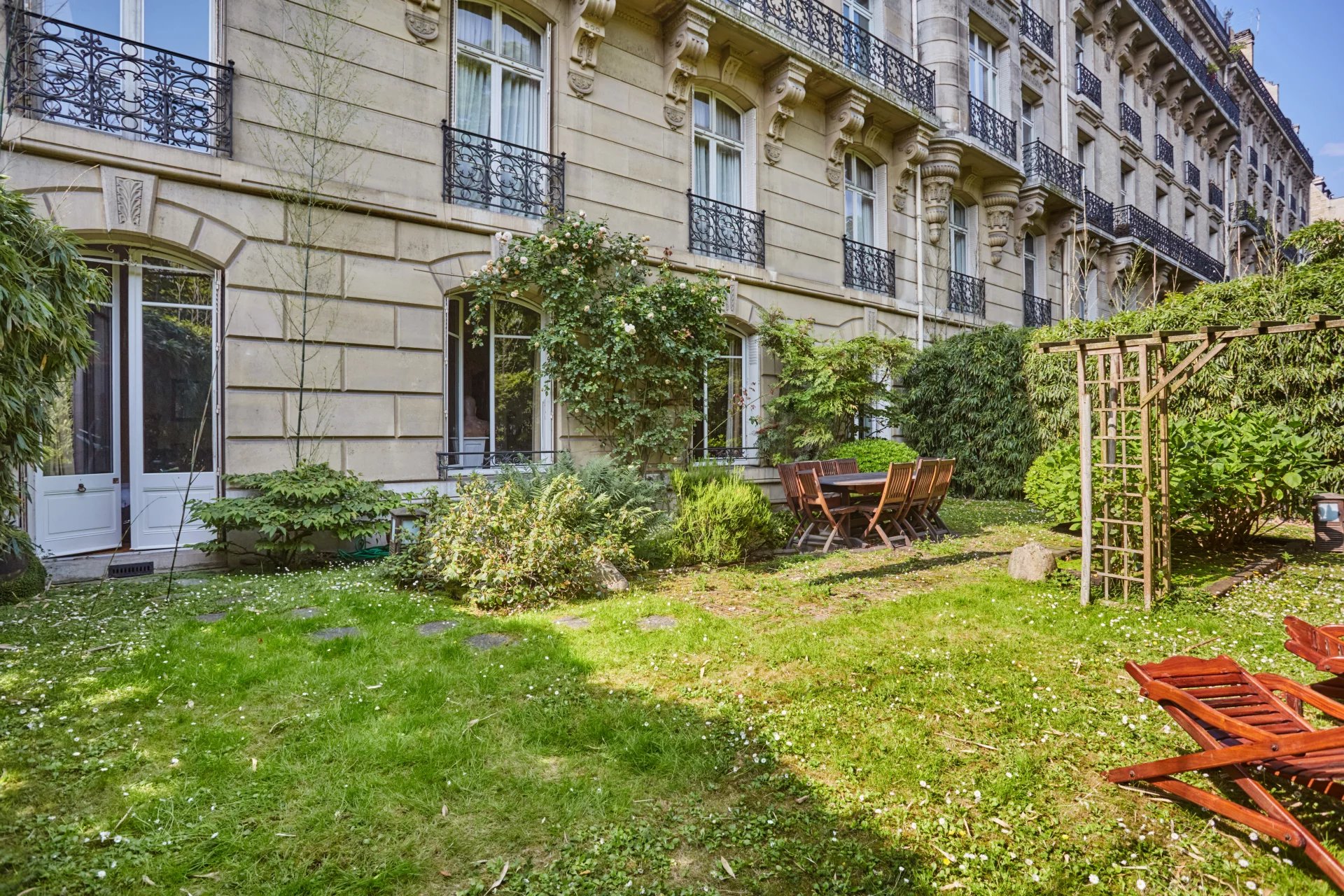 Sale Apartment Paris 16th