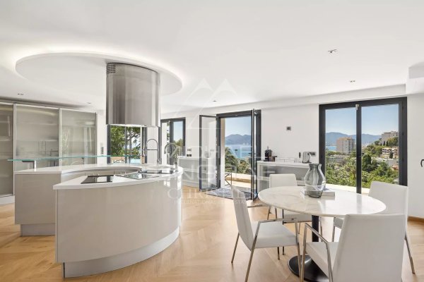 Cannes – Croix-des-Gardes – Panoramic sea view over the Esterel hills — photo 6