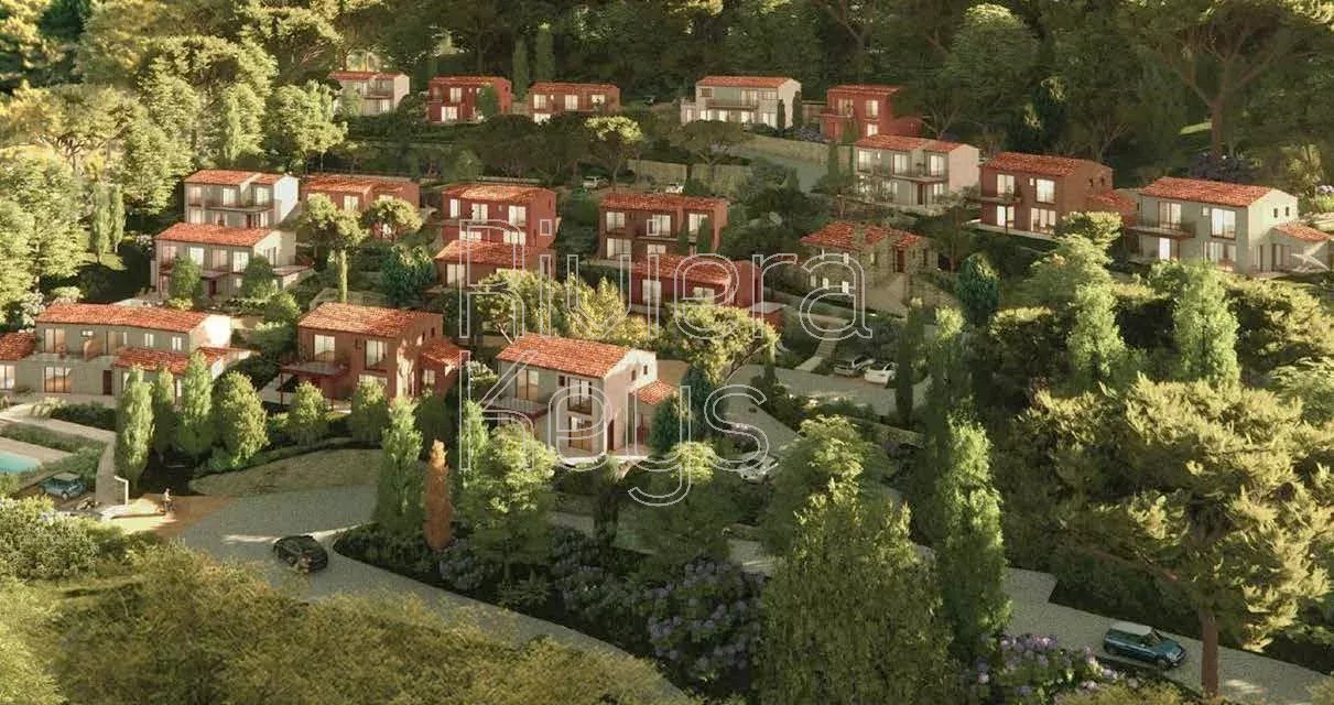 VILLEFRANCHE-SUR-MER : Lancement de 20 villas dans un parc sécurisé avec piscine et vue mer