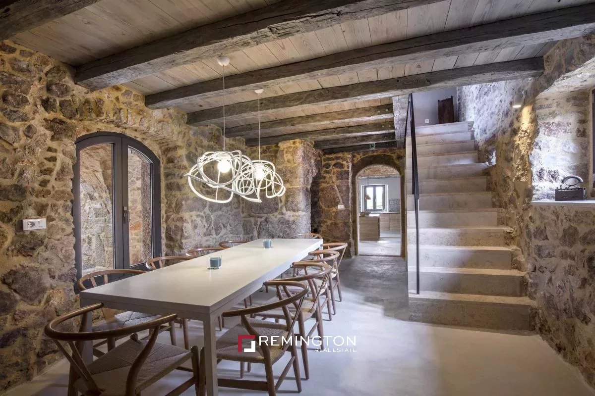 5 Bedroom Villa/Townhouse's Image 12
