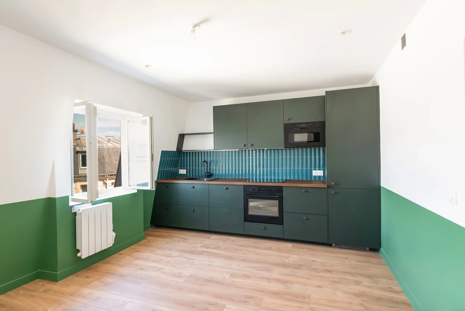 Paris 18e - CHÂTEAU-ROUGE / RUE DE SUEZ