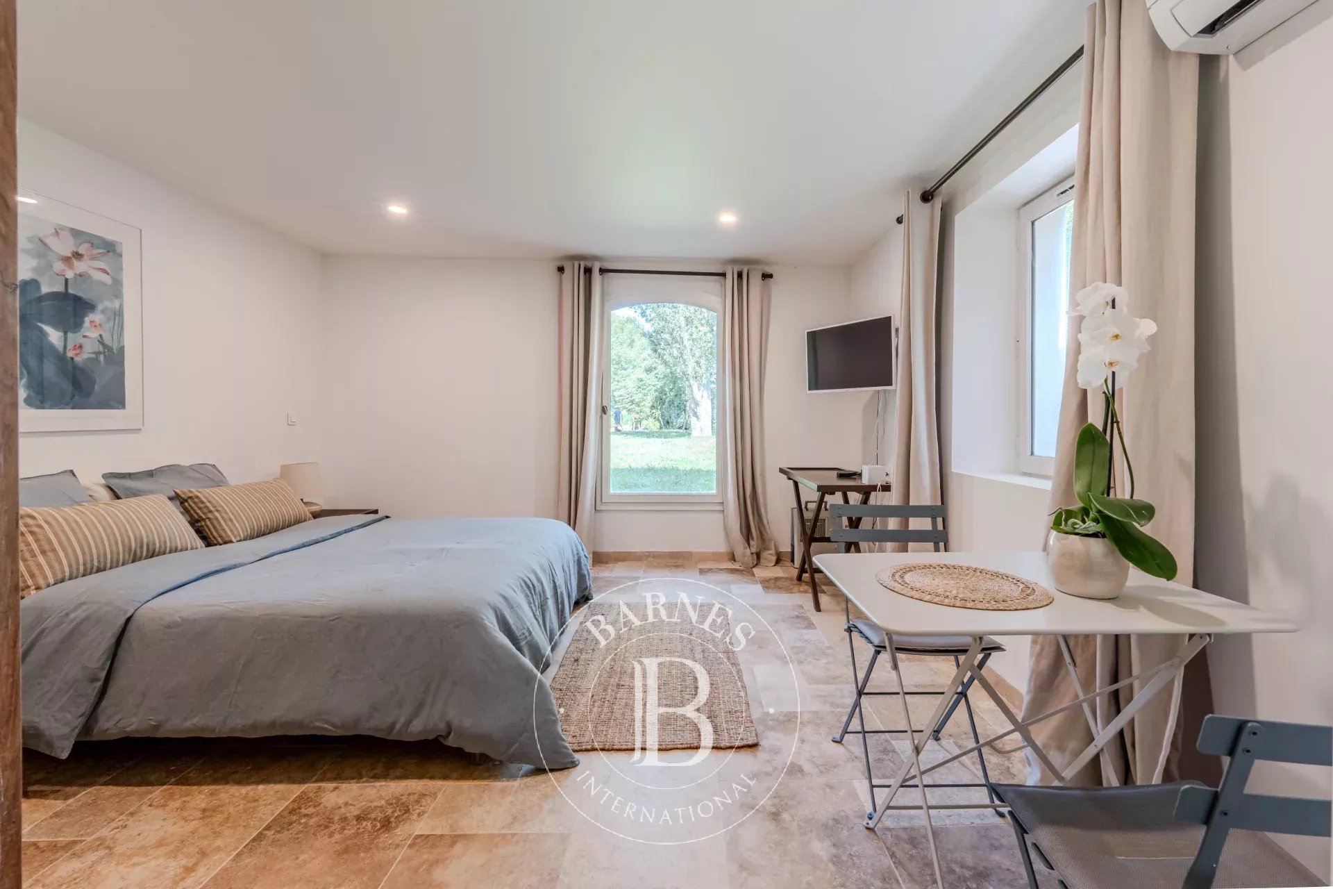 AIX-EN-PROVENCE – BASTIDE 3,767 SQ FT – 75,347 SQ FT GROUNDS – SALT POOL – INDEPENDENT APARTMENT - picture 13