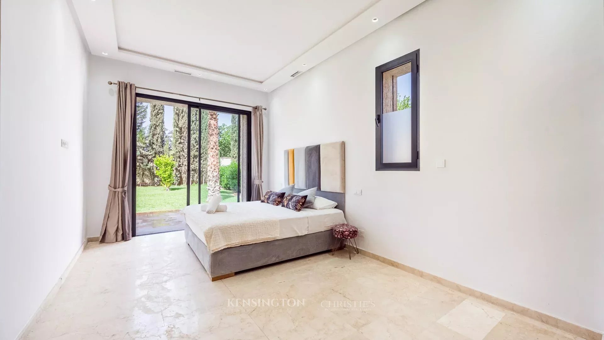 6 Bedroom Villa/Townhouse's Image 25