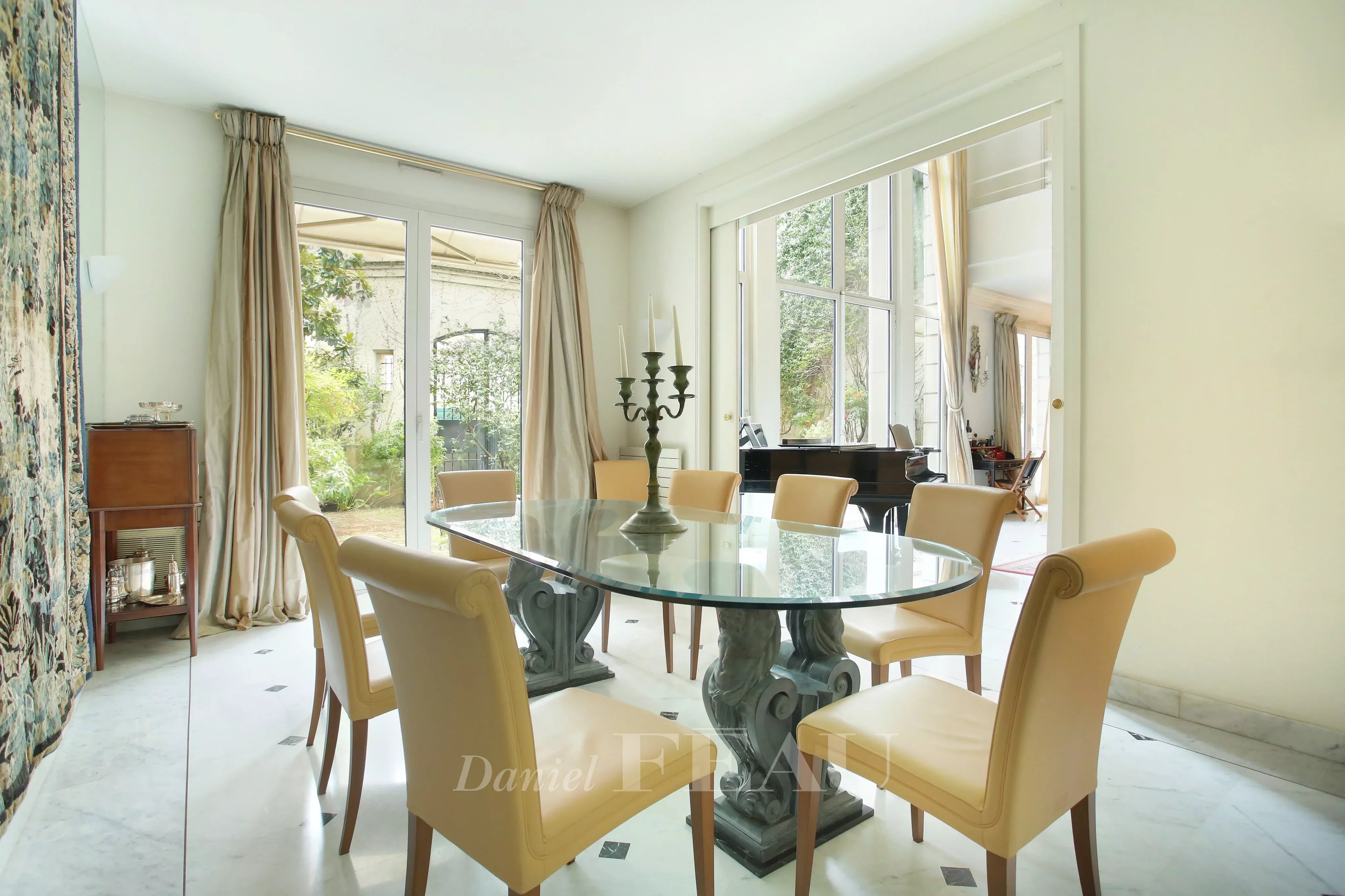 Dining room Tile