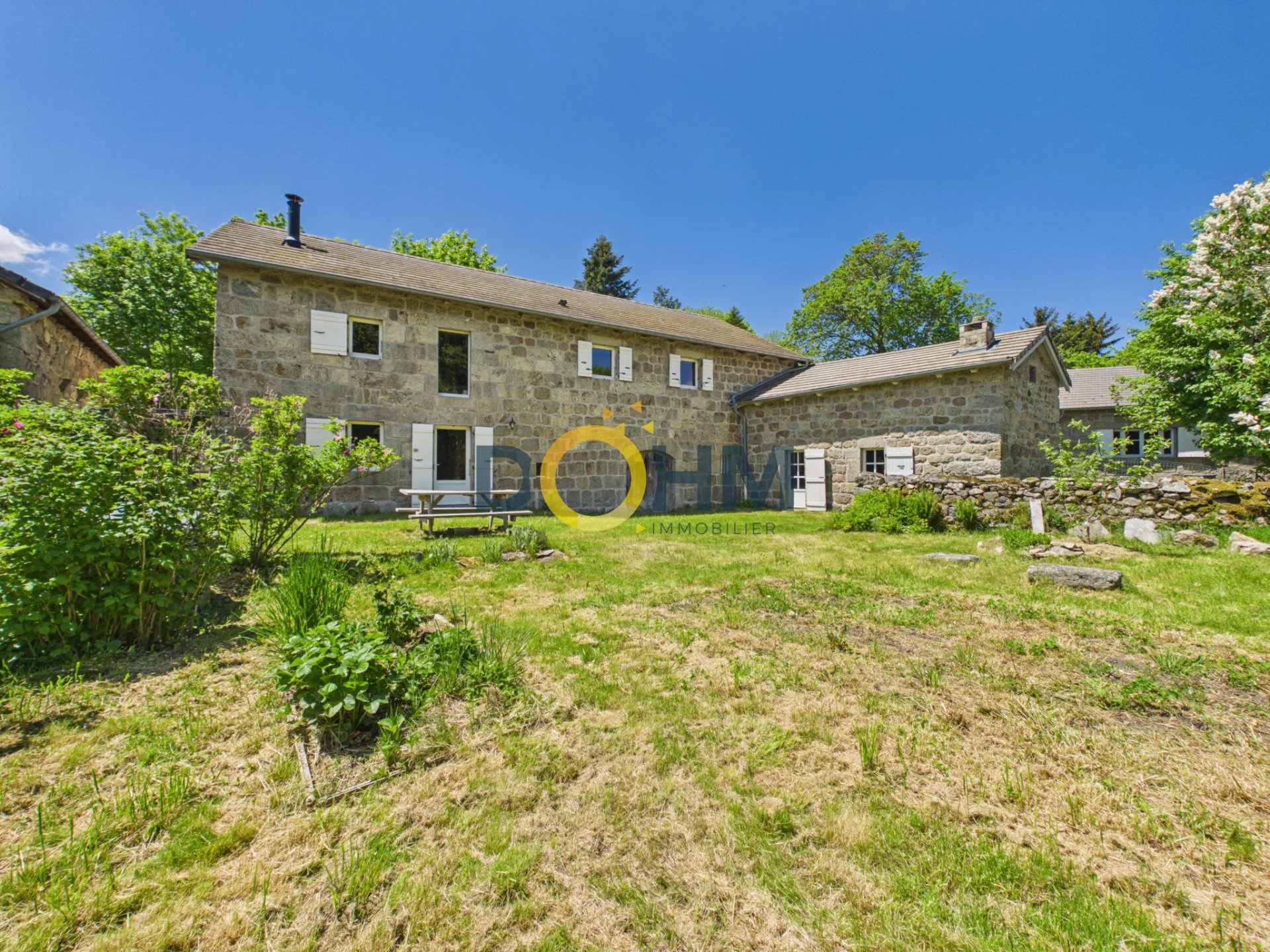 Maison en pierre de caractère   Le Mazet-Saint-Voy