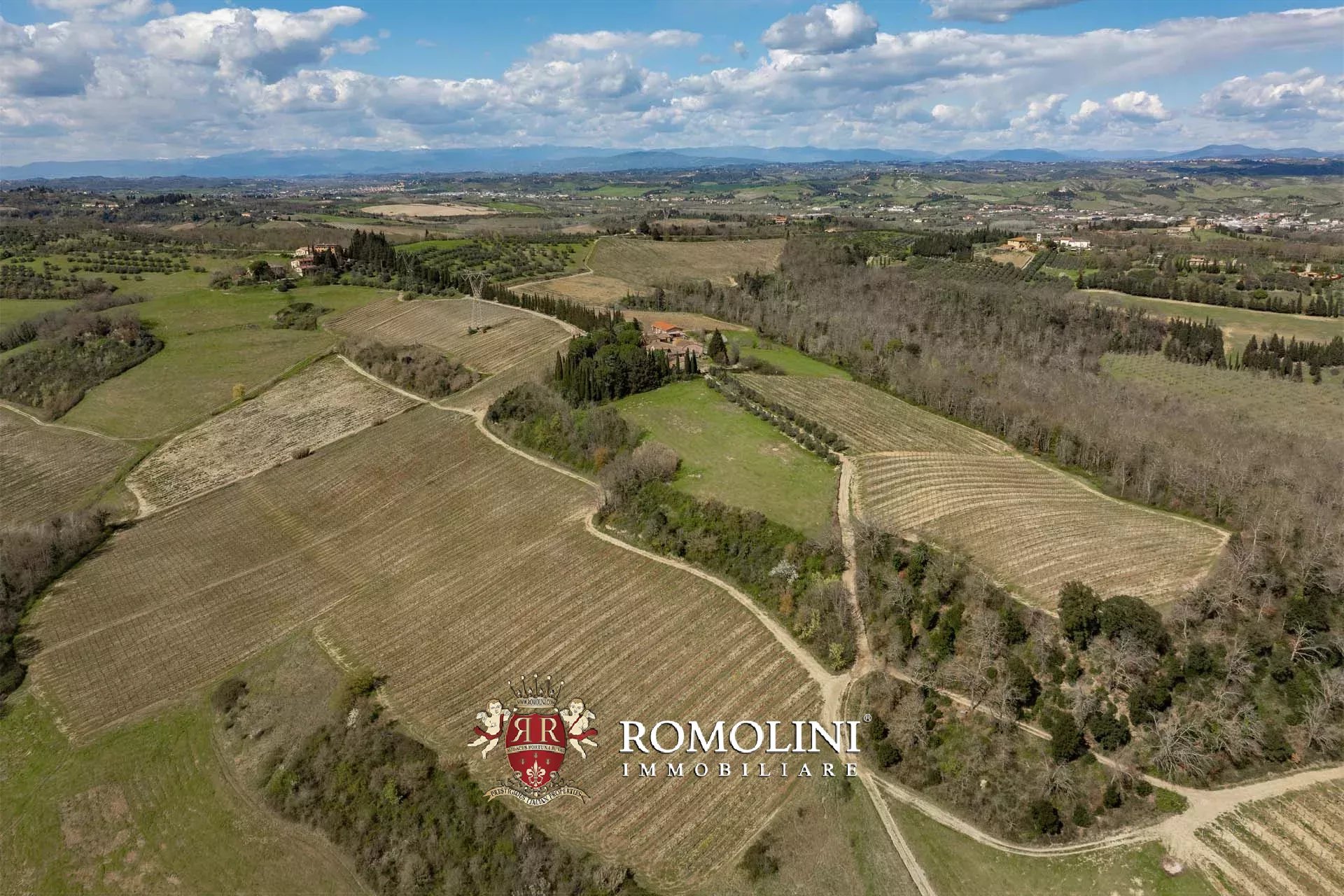 15 Bedroom Vineyard's Image 9