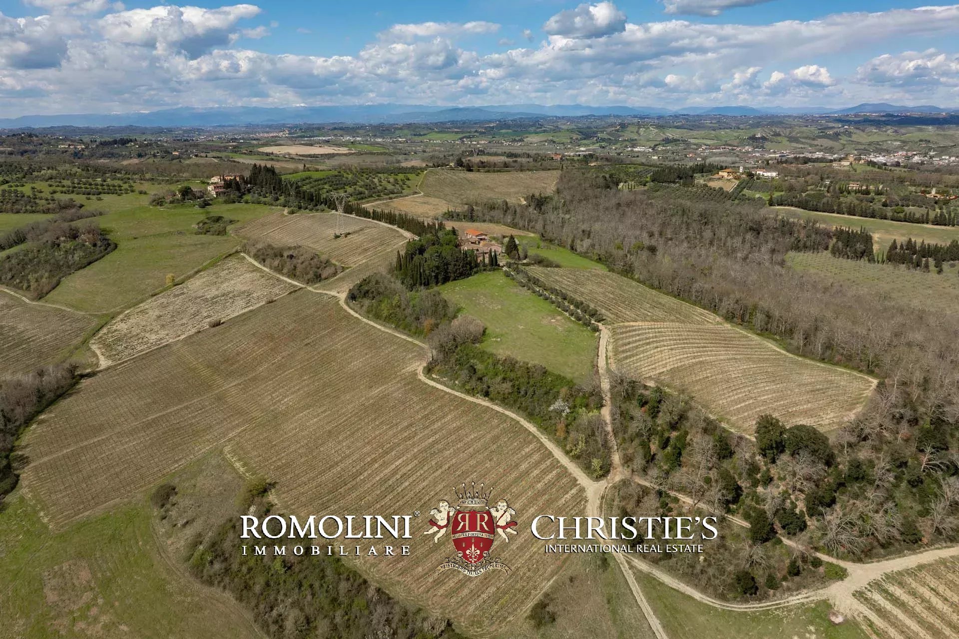 15 Bedroom Vineyard's Image 9