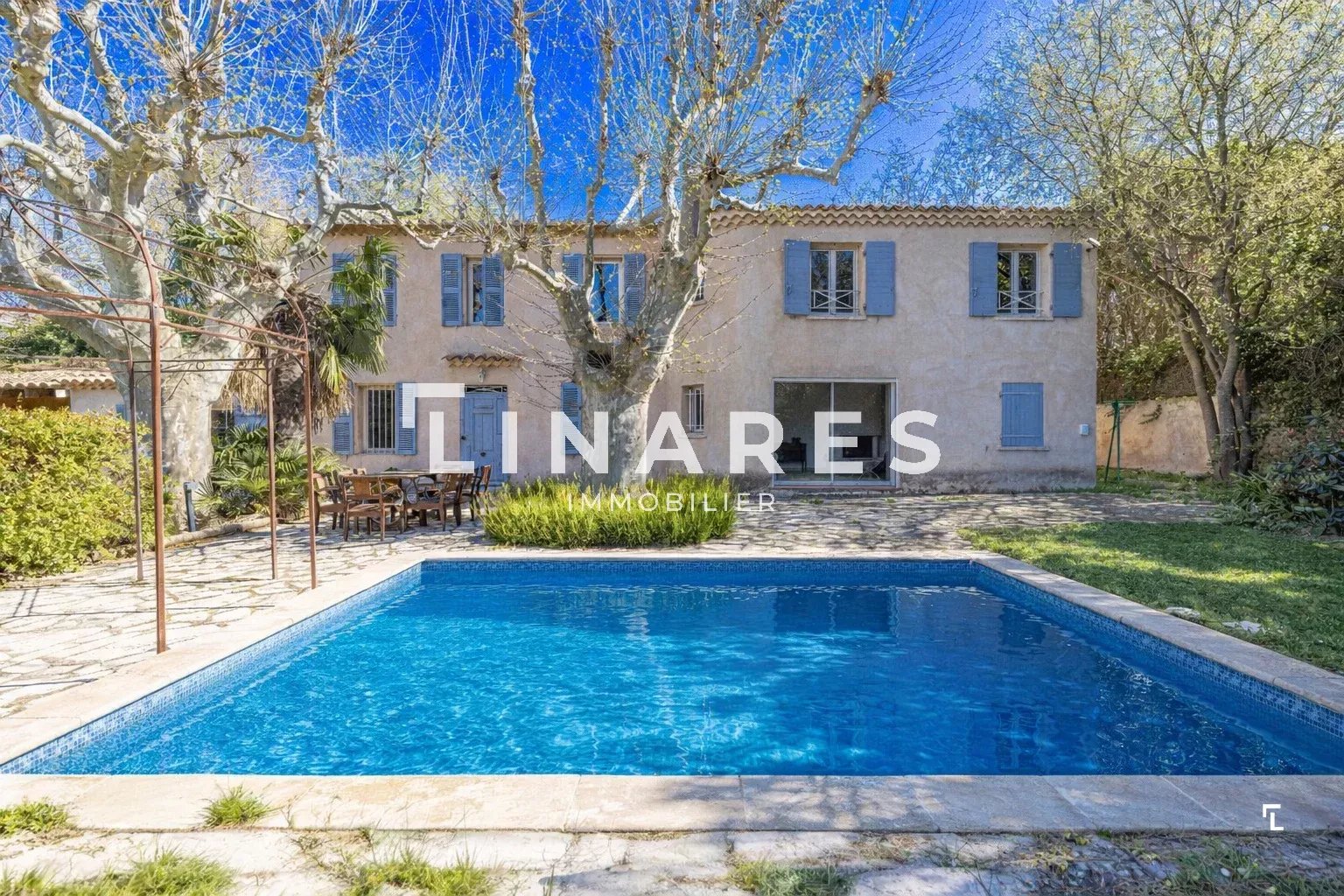 LA PROVENCALE - Villa T6 de 166m2 - Jardin 1500 m2- Stationnement - 13009 Le Cabot