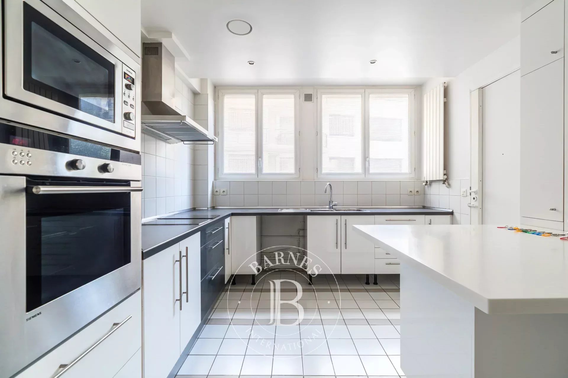 Paris  - Apartment 3 Bedrooms - picture 10