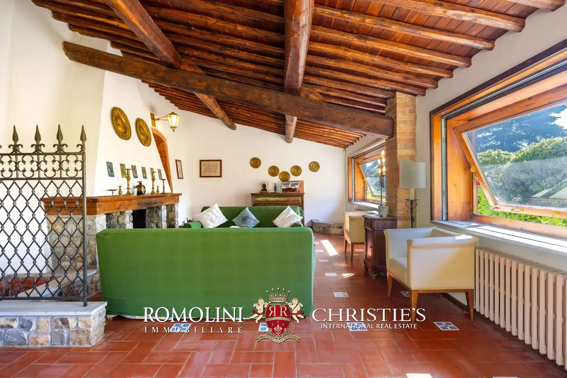 18 Bedroom Vineyard's Image 53