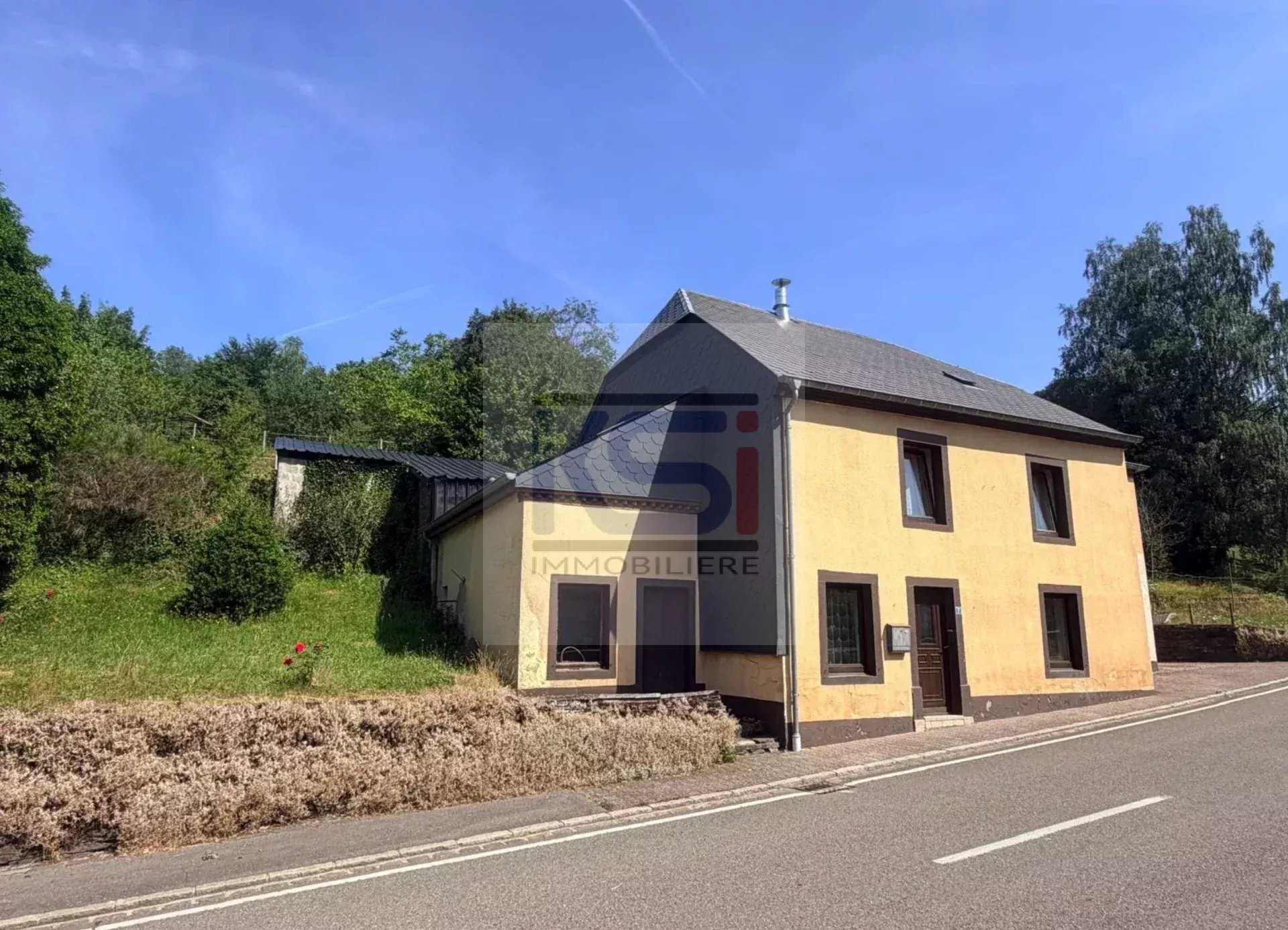 Maison à rénover à Wolwelange sur un vaste terrain