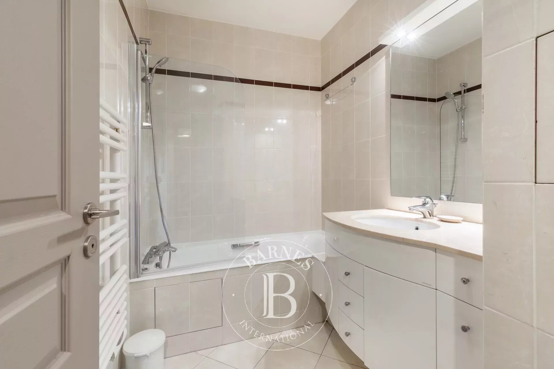 Daire Paris 16ème - picture 12