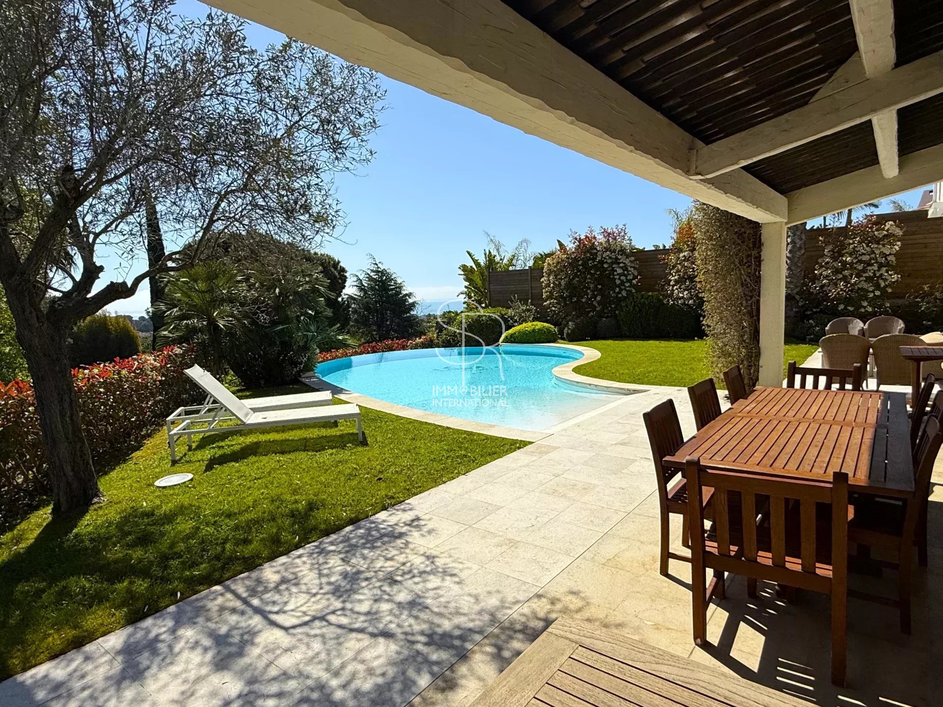 Agence immobilière de 