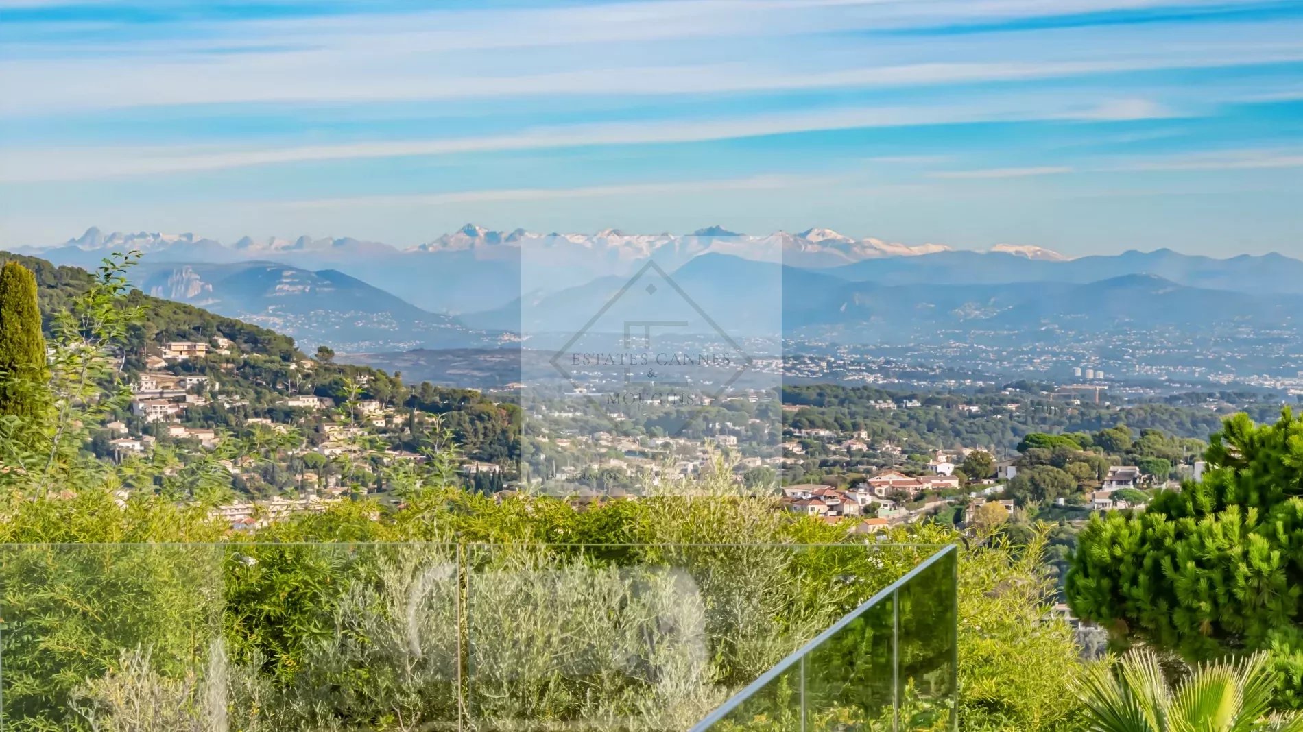 SUPER CANNES — EXCEPTIONAL BRAND-NEW CONTEMPORARY VILLA WITH PANORAMIC SEA VIEWS — photo 5