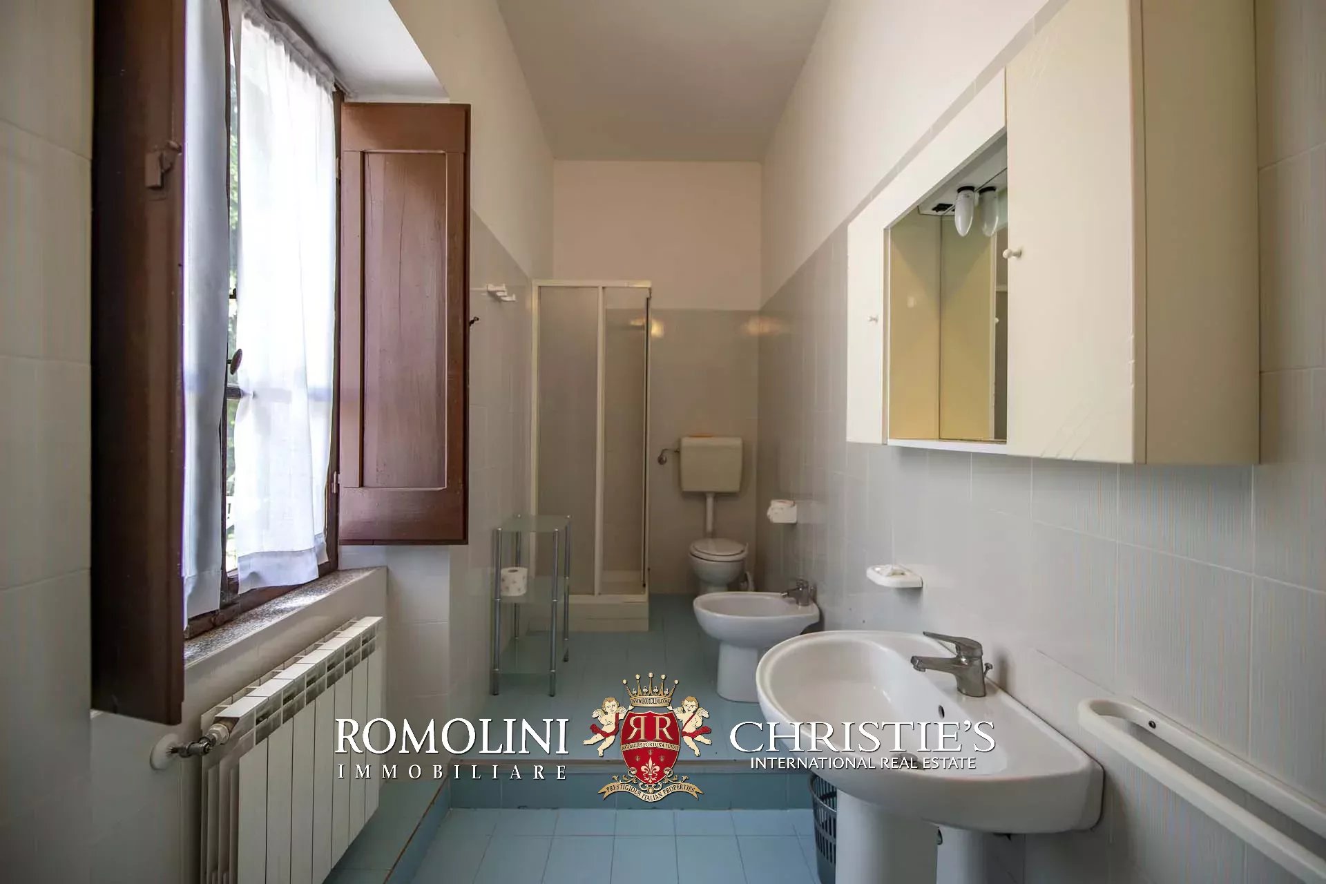 33 Bedroom Villa/Townhouse's Image 45