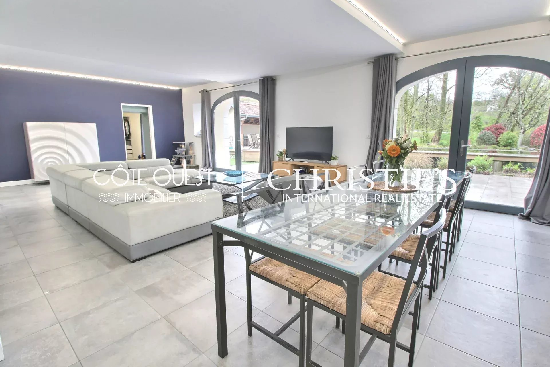 4 Bedroom Villa/Townhouse's Image 4