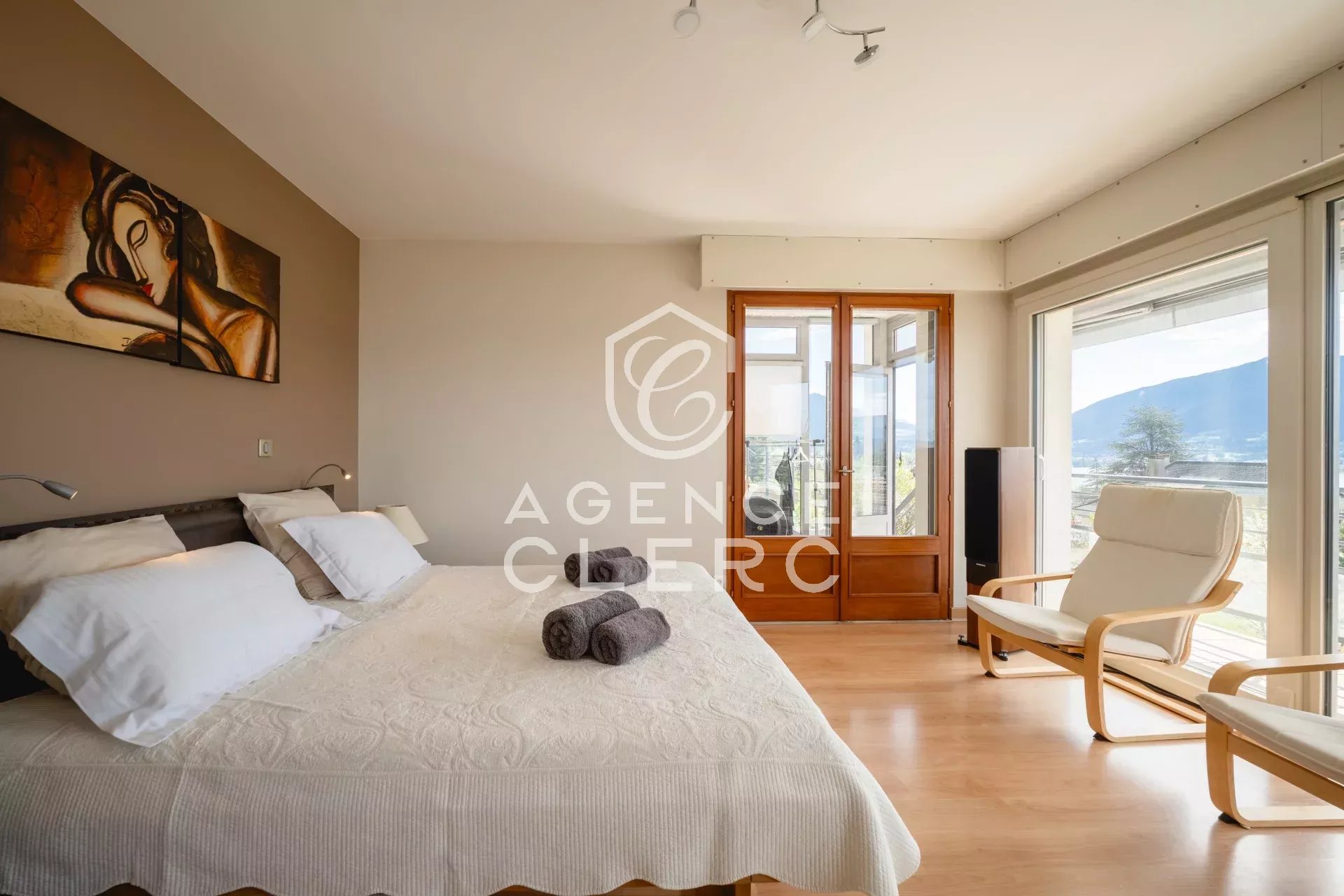 6 Bedroom Villa/Townhouse's Image 18