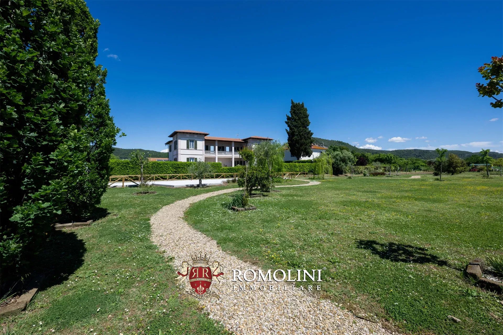 ECO-FRIENDLY VILLA FOR SALE NOT FAR FROM THE SEA, PISA, TUSCANY