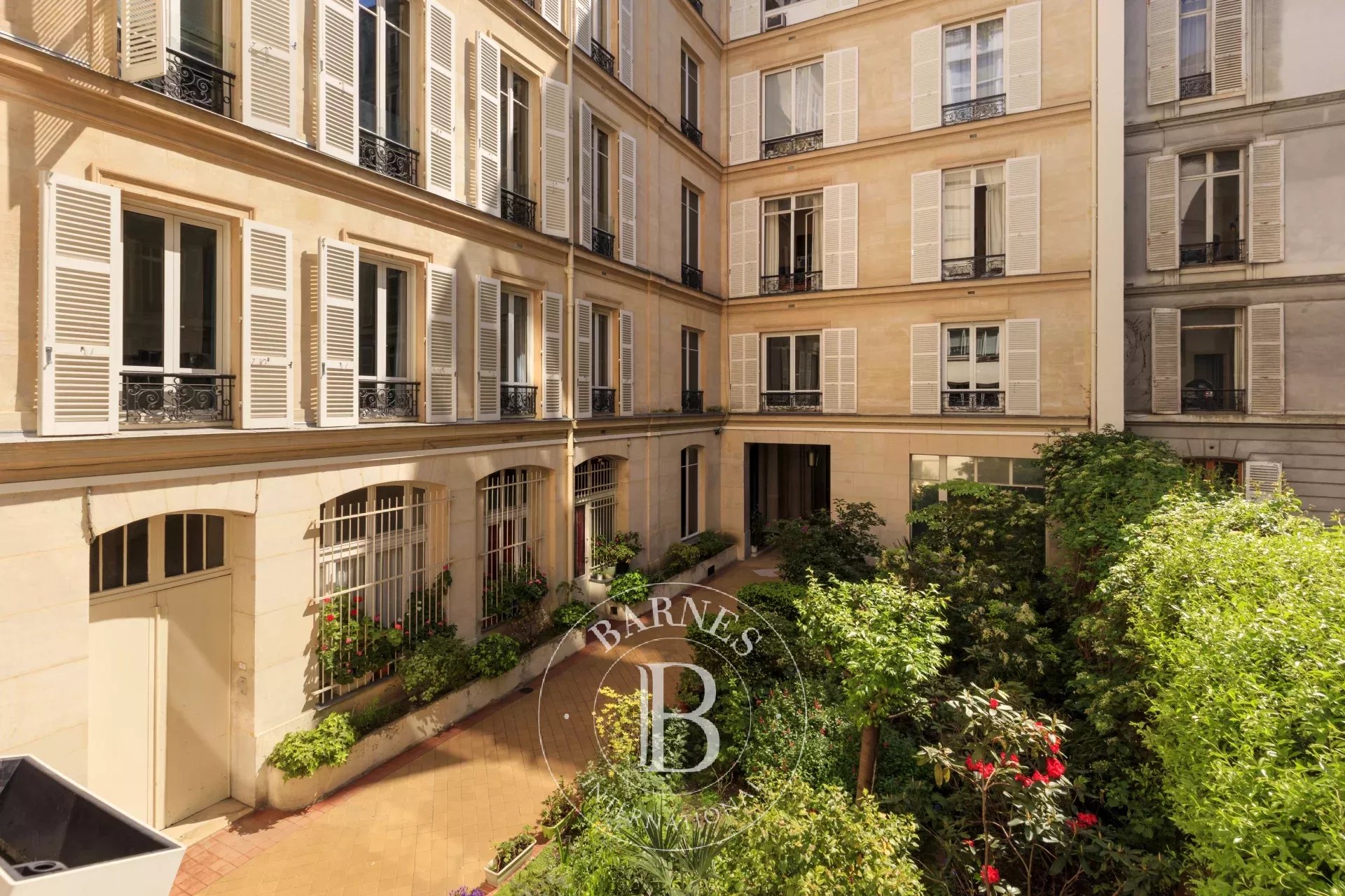 Daire Paris 8ème - picture 14